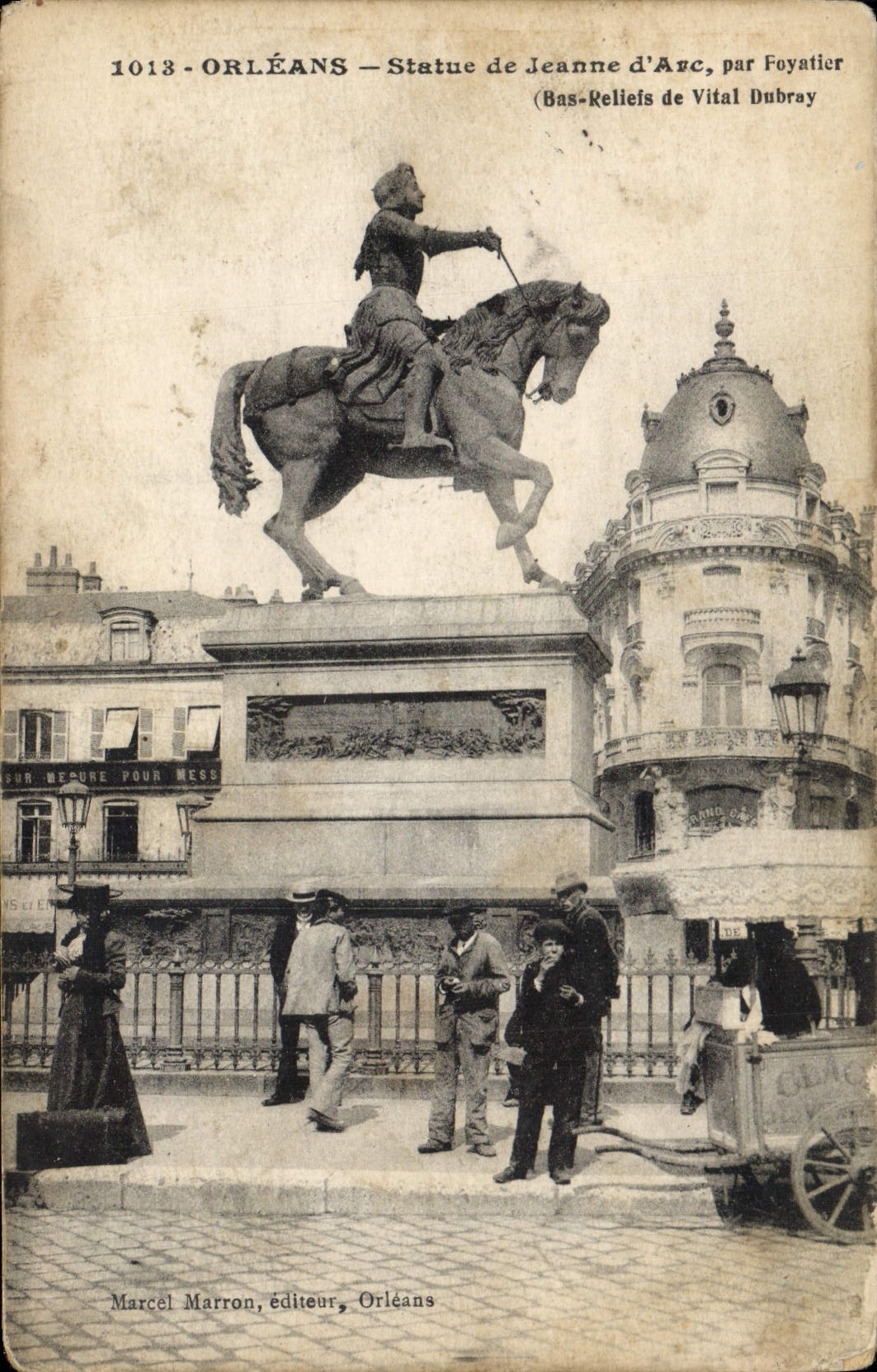 CPA Orleans Statue De Jeanne D'Arc Per Foyatier