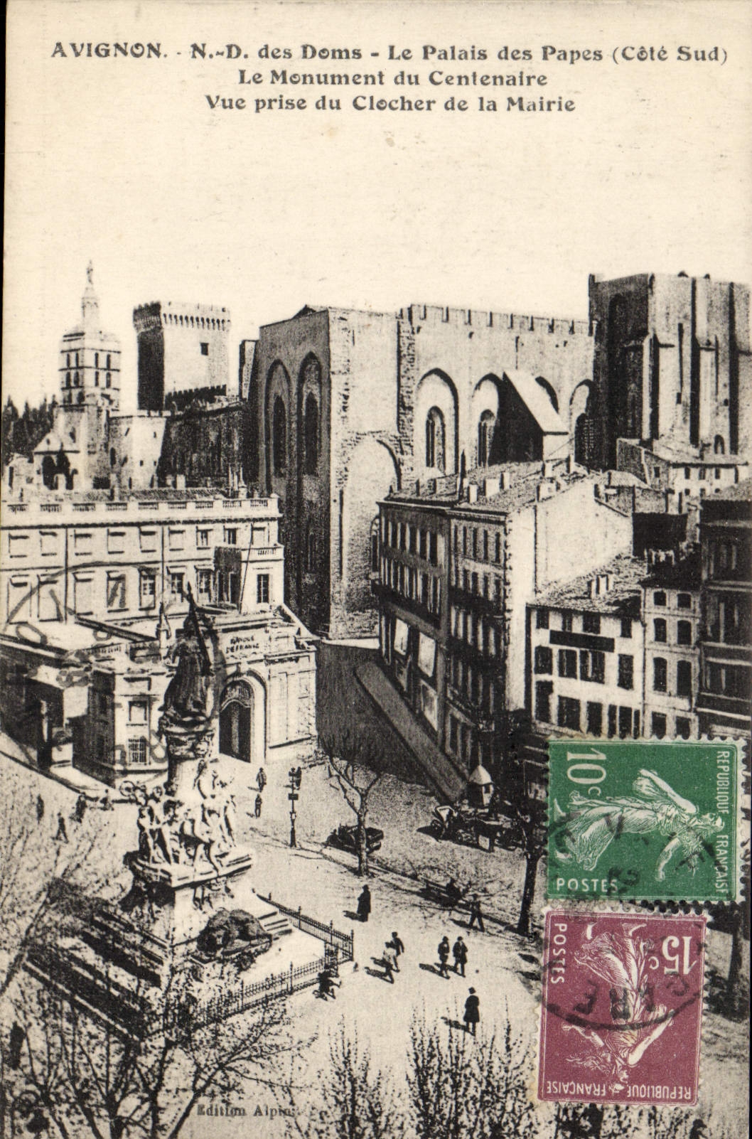 Avignon - N.D. des Doms - Le Palais des Papes (Côté Sud) - Vue prise du Clocher de la Mairie