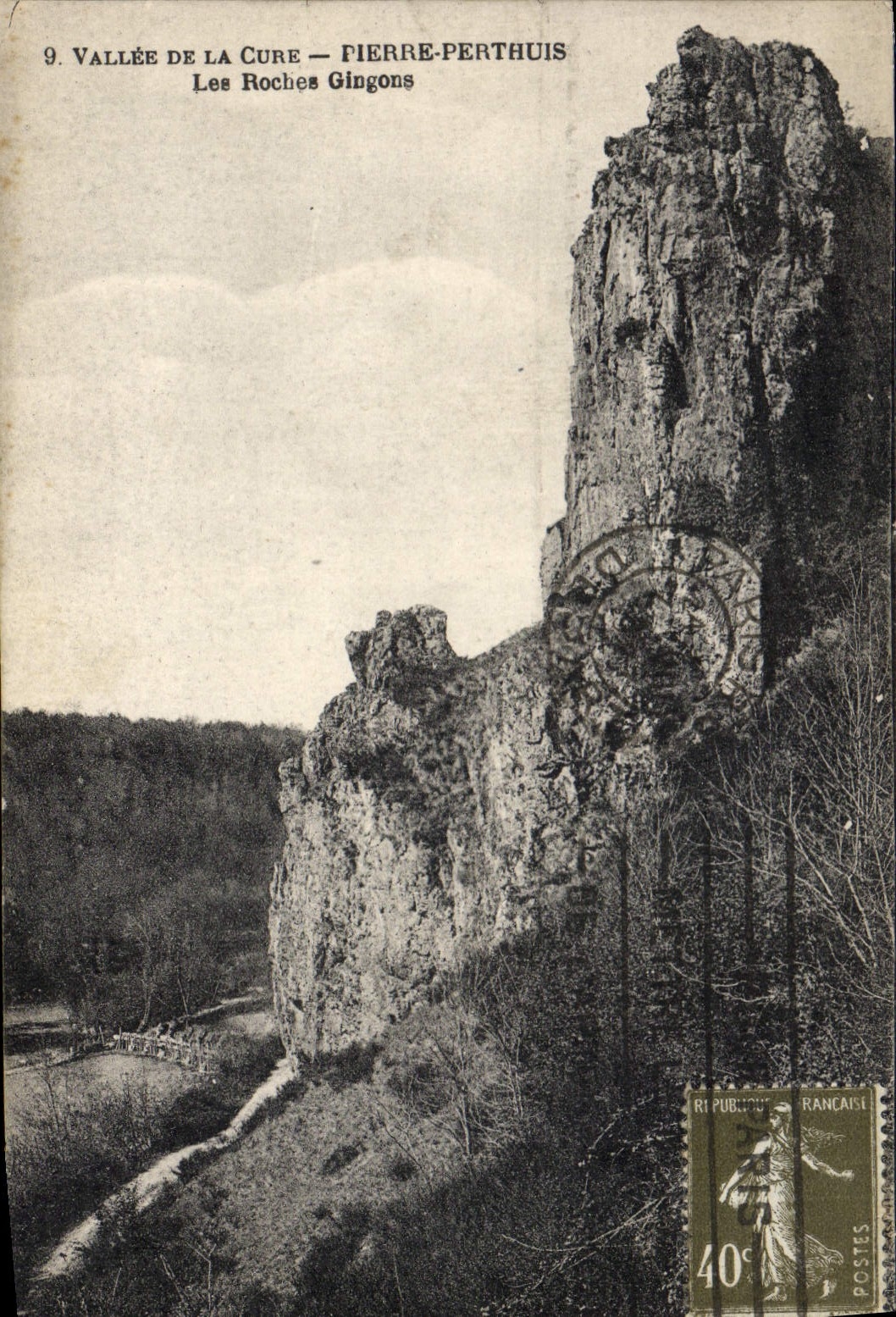 Vallée de la Cure — Les Roches Ginggons — PIERRE-PERTHUIS
