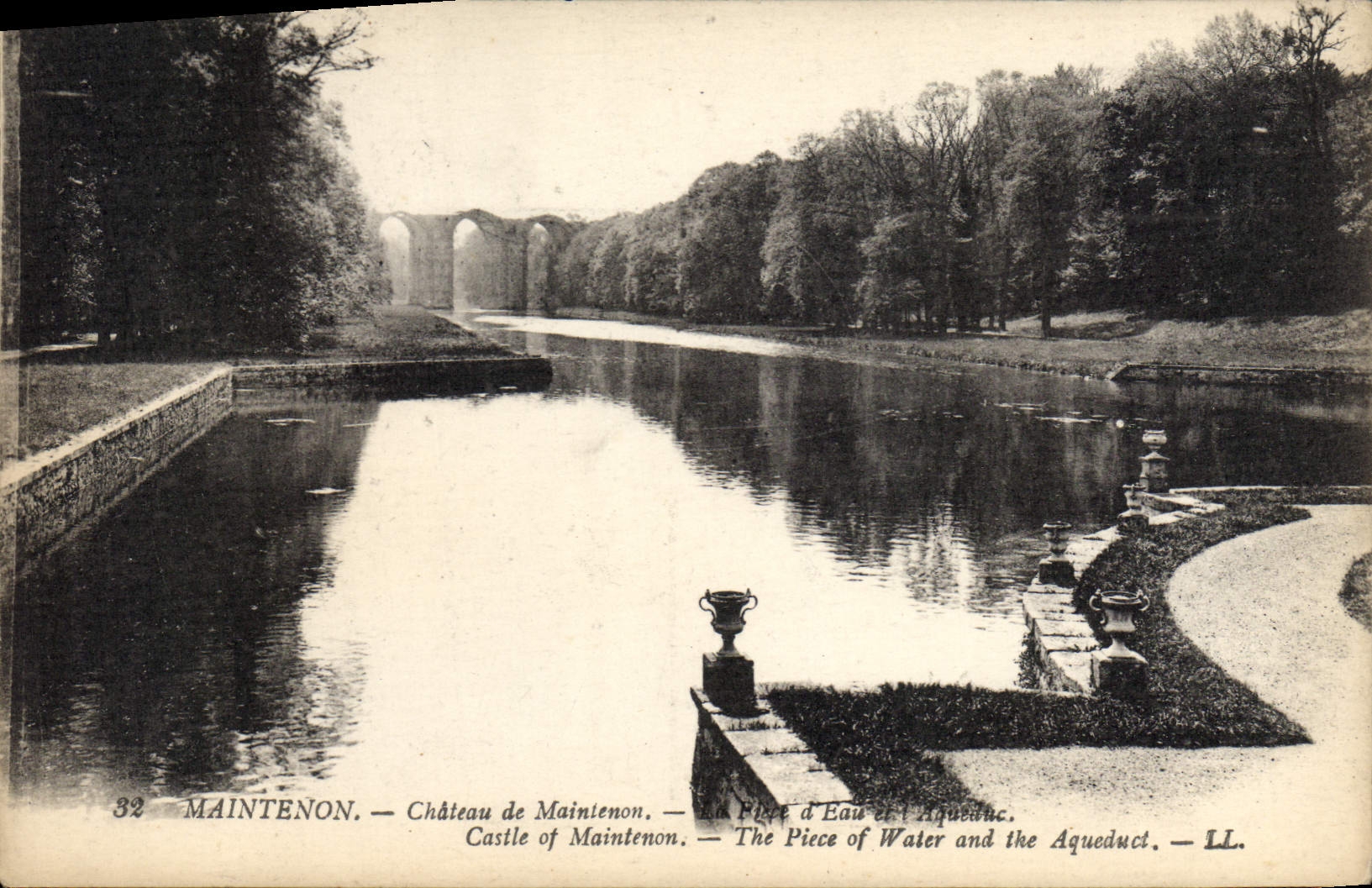 Maintenon — Château de Maintenon — La Piece d'Eau et l'Aqueduc — LL.
