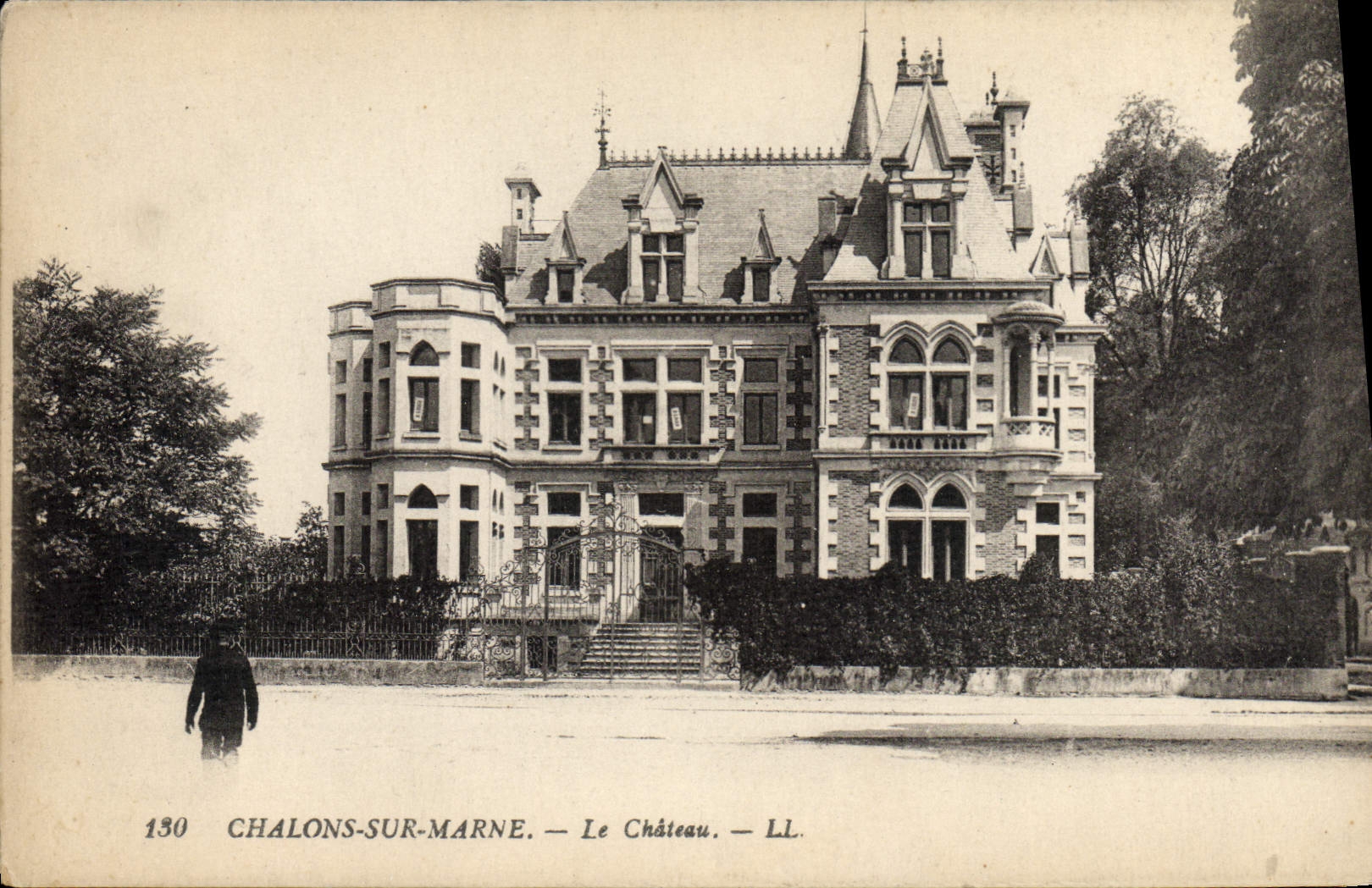 Chalons-sur-Marne — Le Château — LL. — N° 130