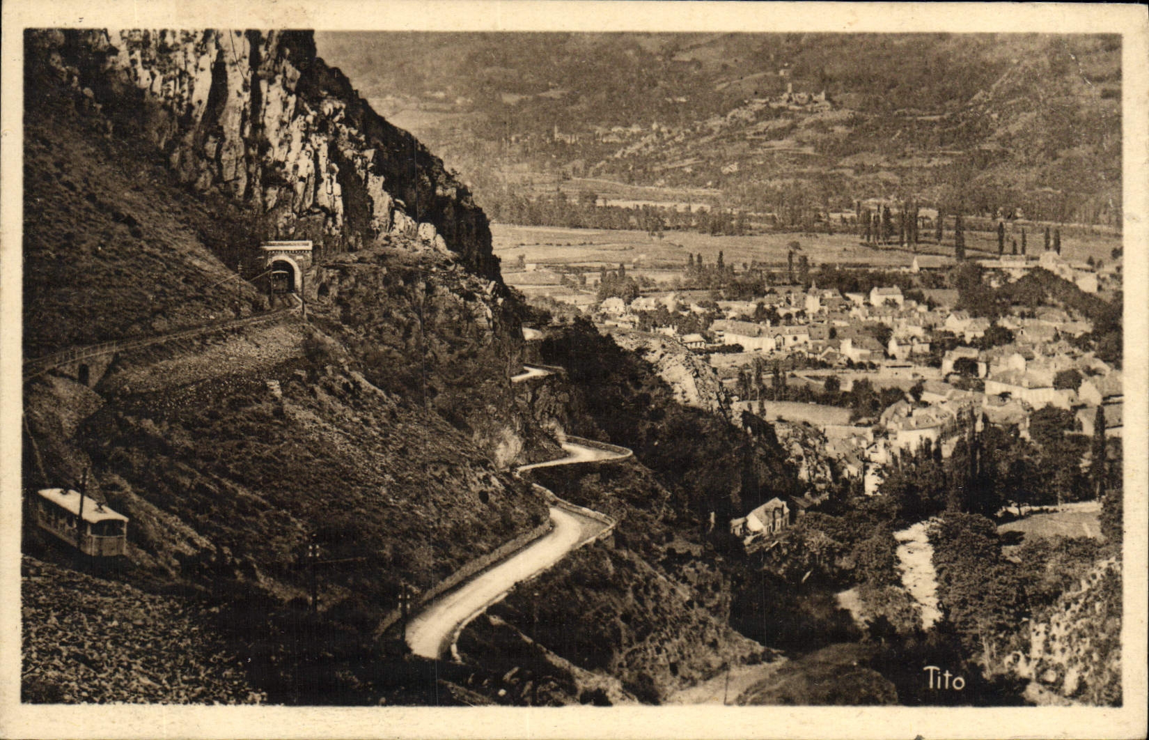 Tito — Vue du tunnel et du village — Bloc frères, Cauterets