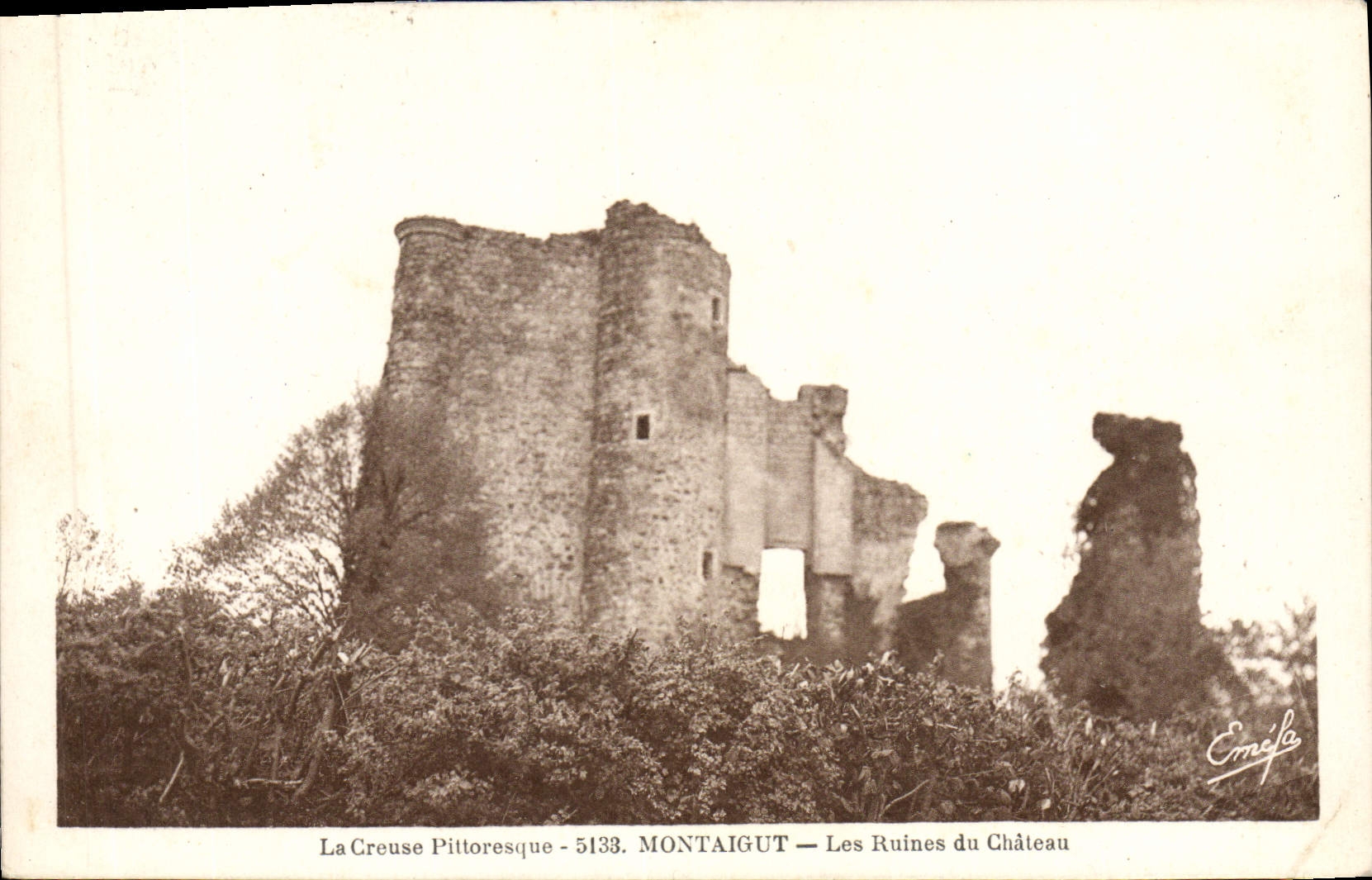Montaigut — Les Ruines du Château — Eméla 5133