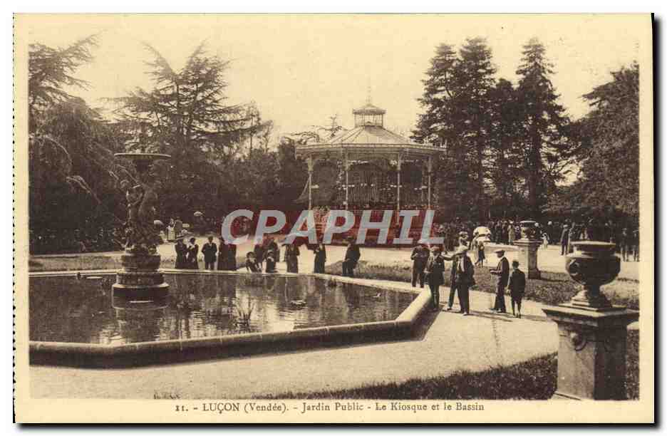 Luçon (Vendée) - Jardin Public - Le Kiosque et le Bassin