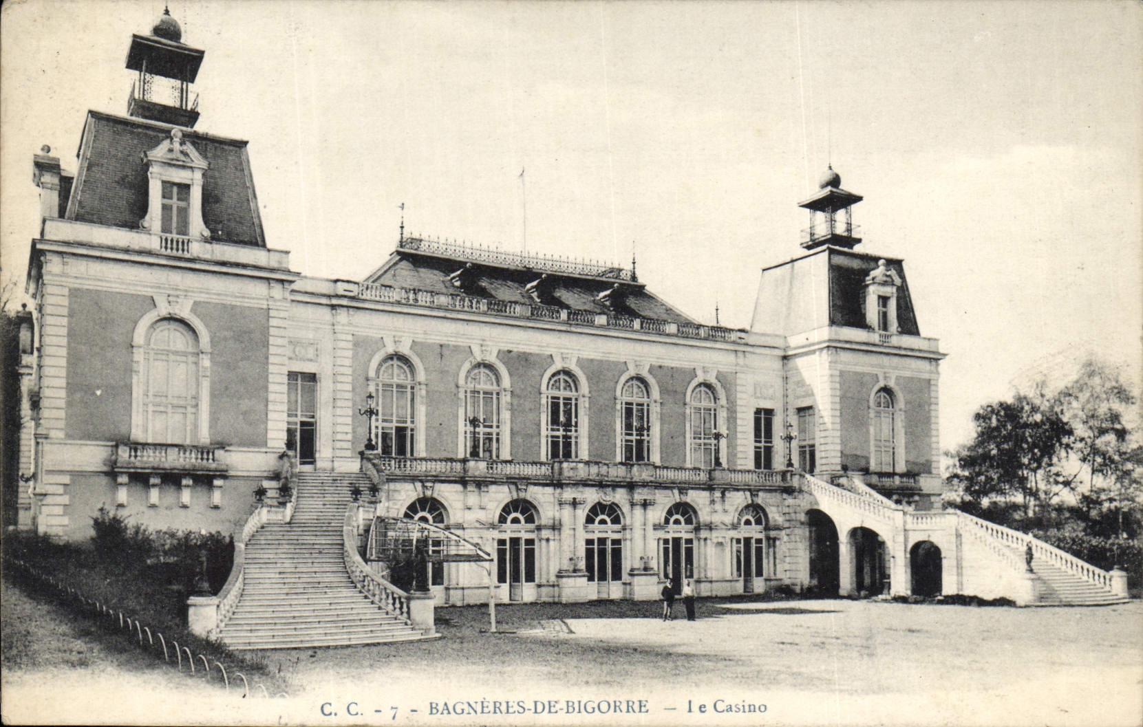 Bagnères-de-Bigorre — Le Casino — C.C. -7