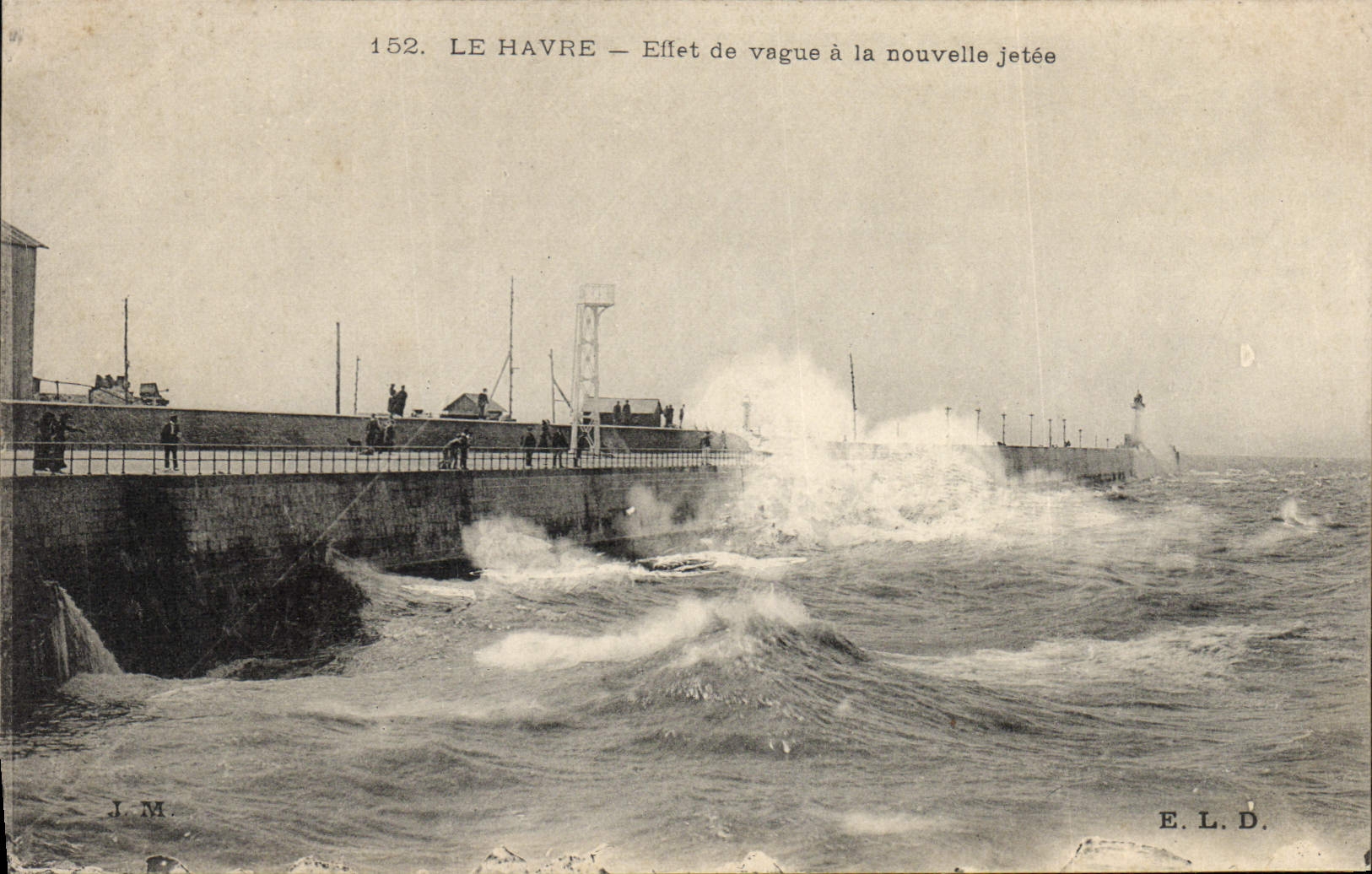 CPA Le Havre Effet de Vague a la Nouvelle Jetee