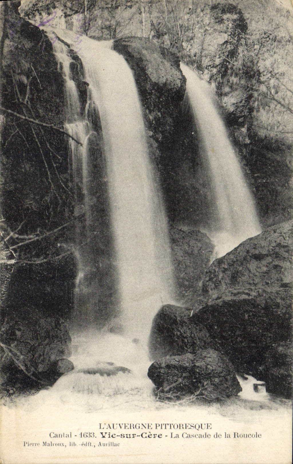 CPA Vic Sur Cere La Cascade de la Roucole
