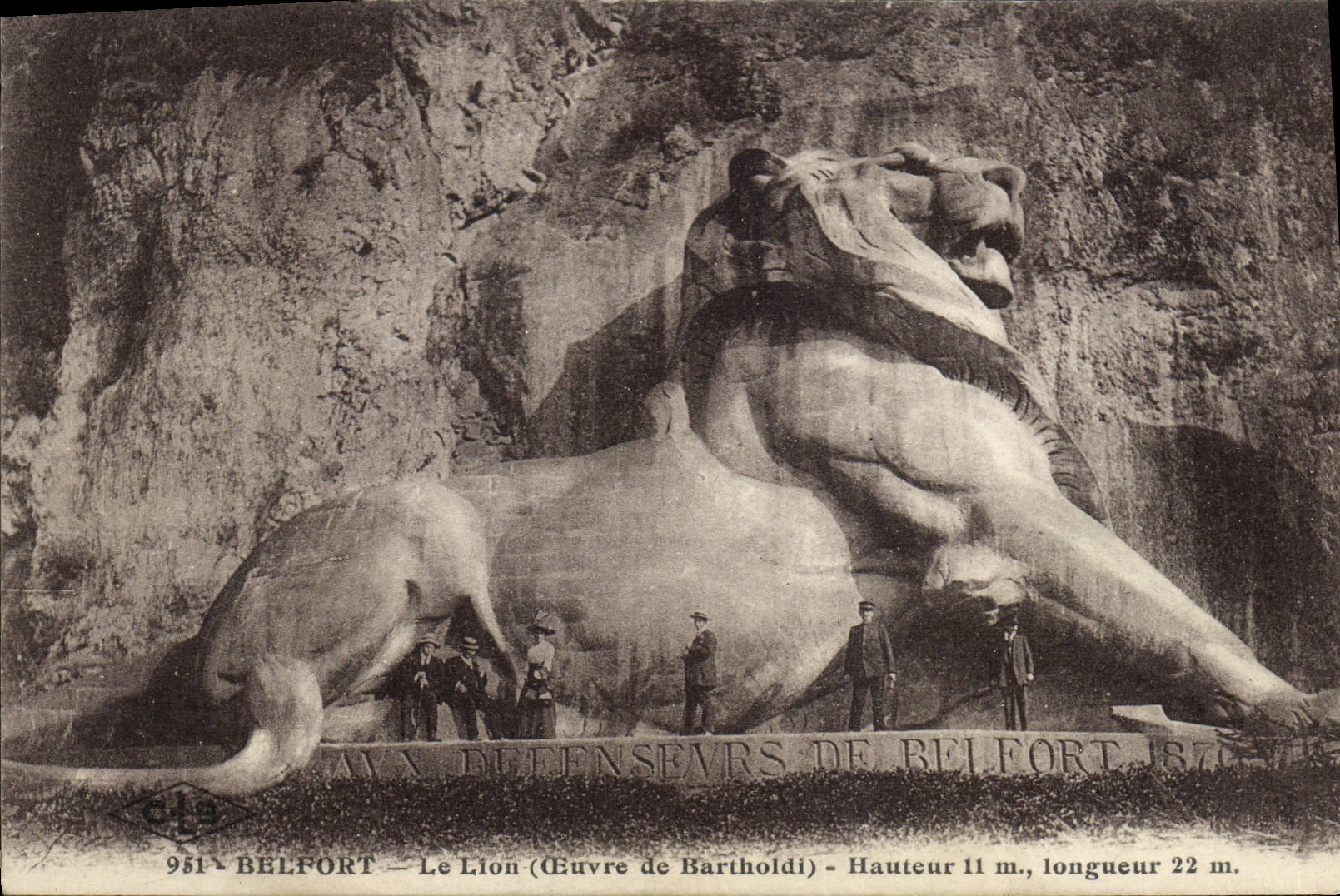 Belfort — Le Lion (Œuvre de Bartholdi) — Hauteur 11 m., longueur 22 m.