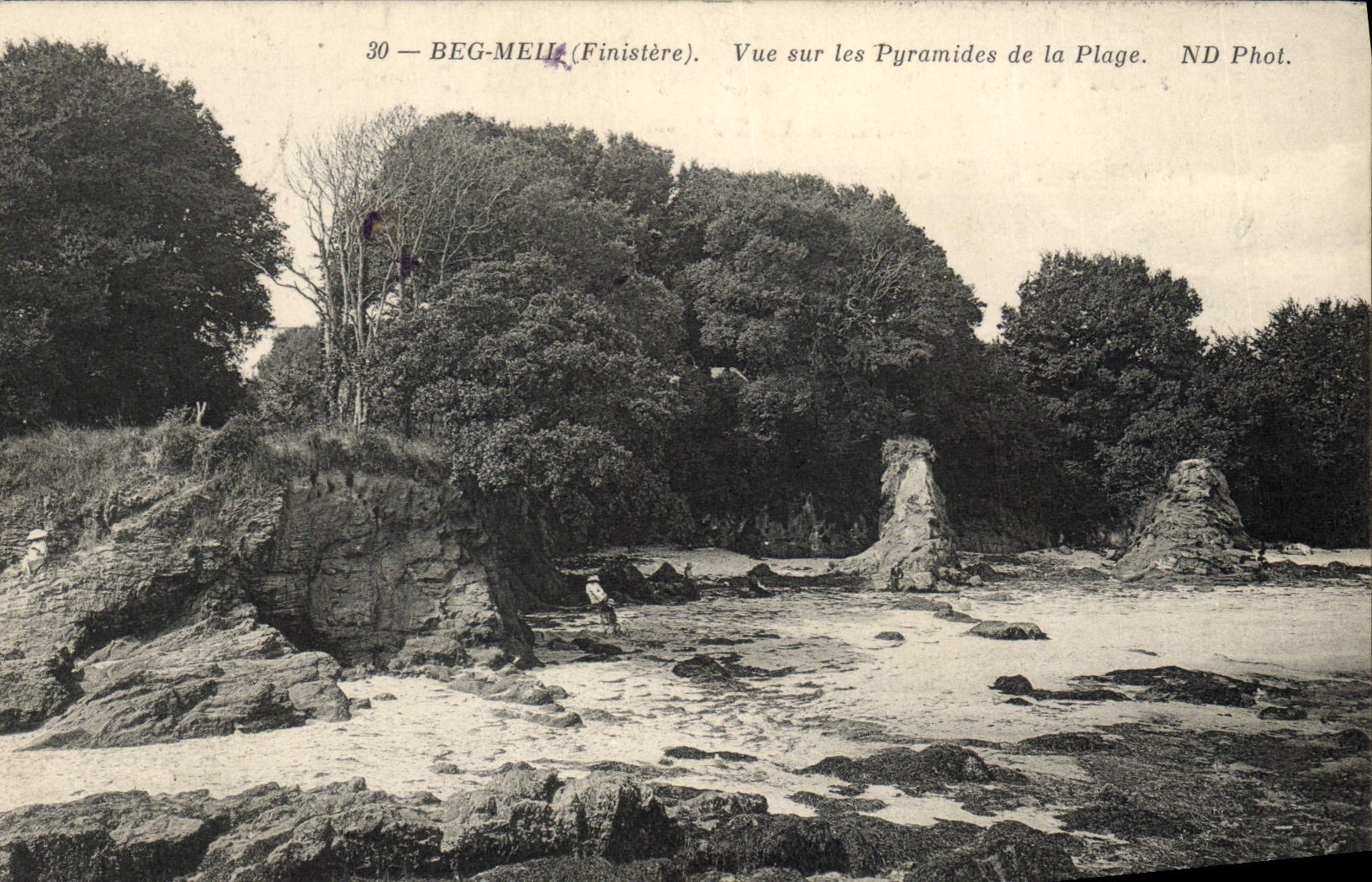CPA Beg Meill Vue Sur les Pyramides de la Plage