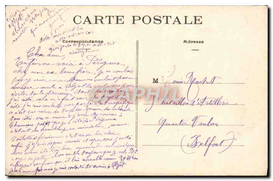 Château de Hautefort (Dordogne) — Monument historique où naquit le fameux troubadour Bertrand de Born — Entrée du château — Verso