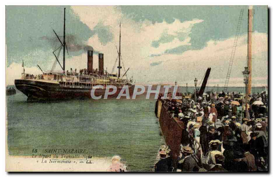 CPA Saint Nazaire Le depart du Transatlantique La Normandie Bateau