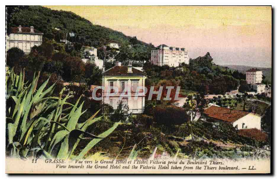 CPA Grasse Vue vers le Grand Hotel et l'Hotel Victoria prise du boulevard Thiers 