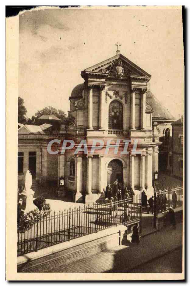 CPA La Chapelle Des Carmelites De Lisieux La facade