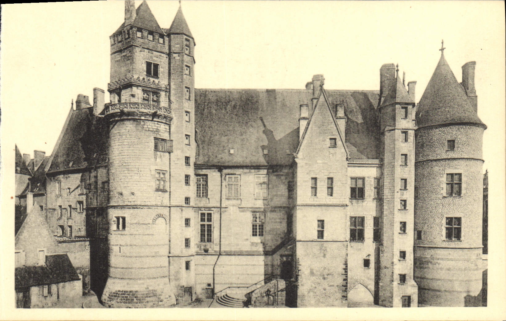 CPA Bourges Palais De Jacques Coeur Facade Sud Ouest