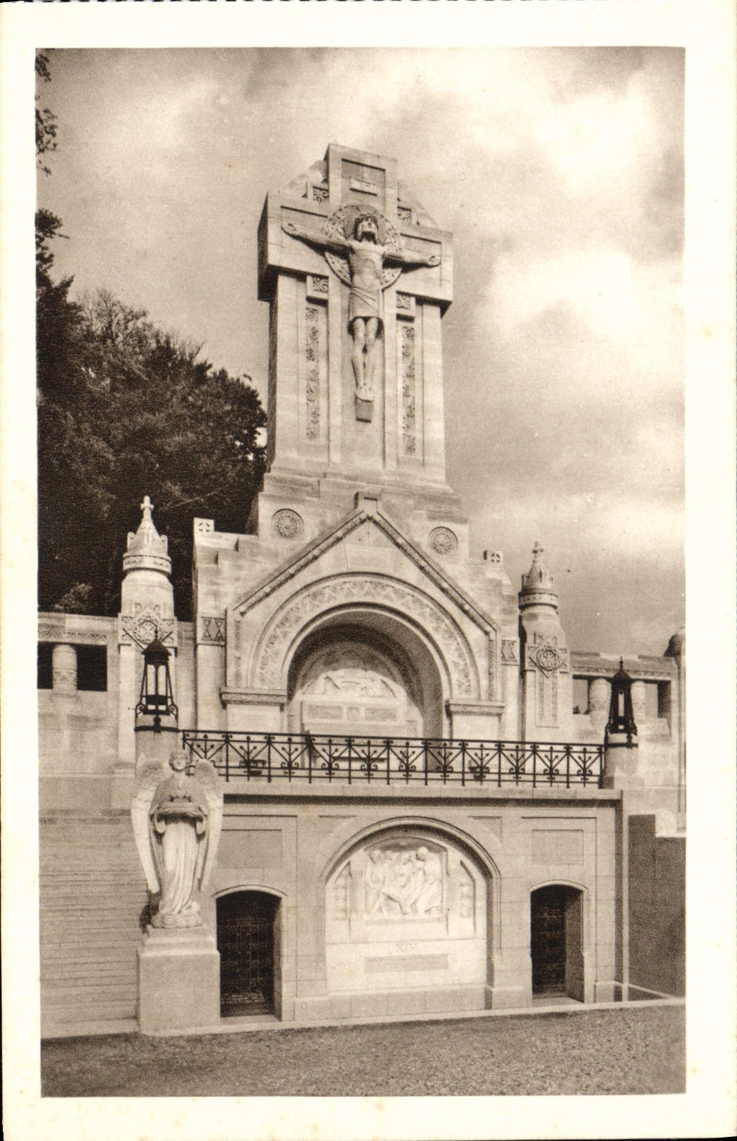La Basilique de Lisieux — Le Calvaire Monumental — Dépôté - Dreger-Paris
