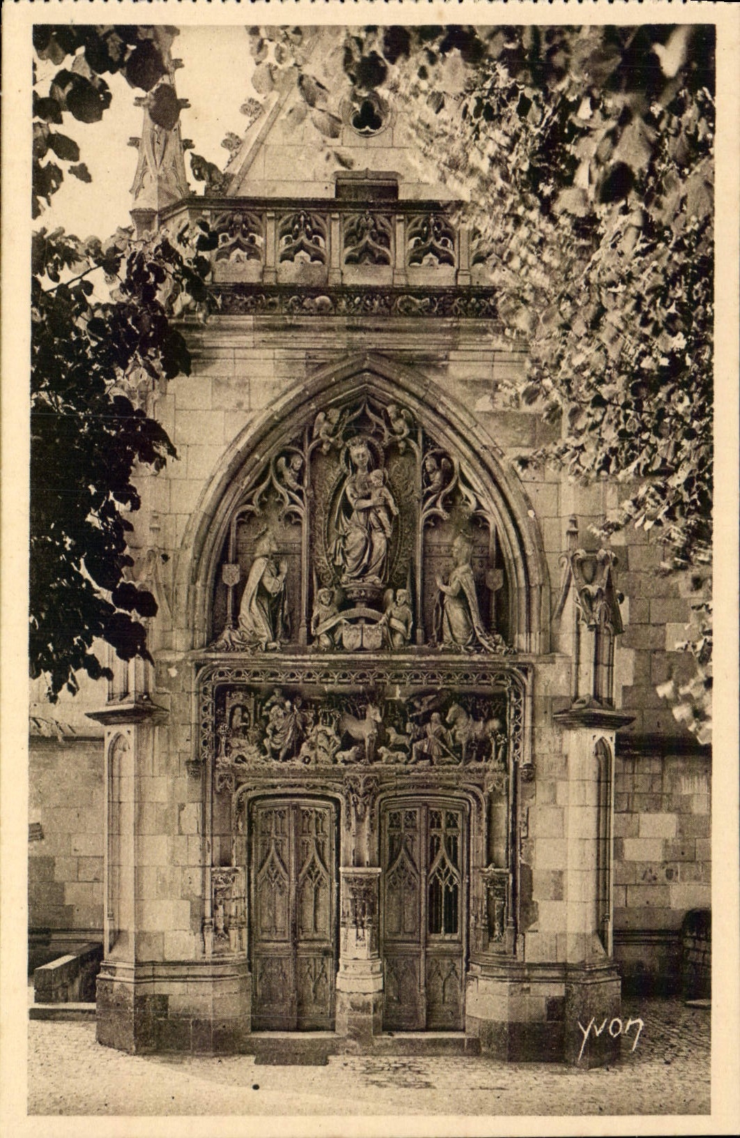 CPA Chateau D'Amboise Porte De La Chapelle St Hubert