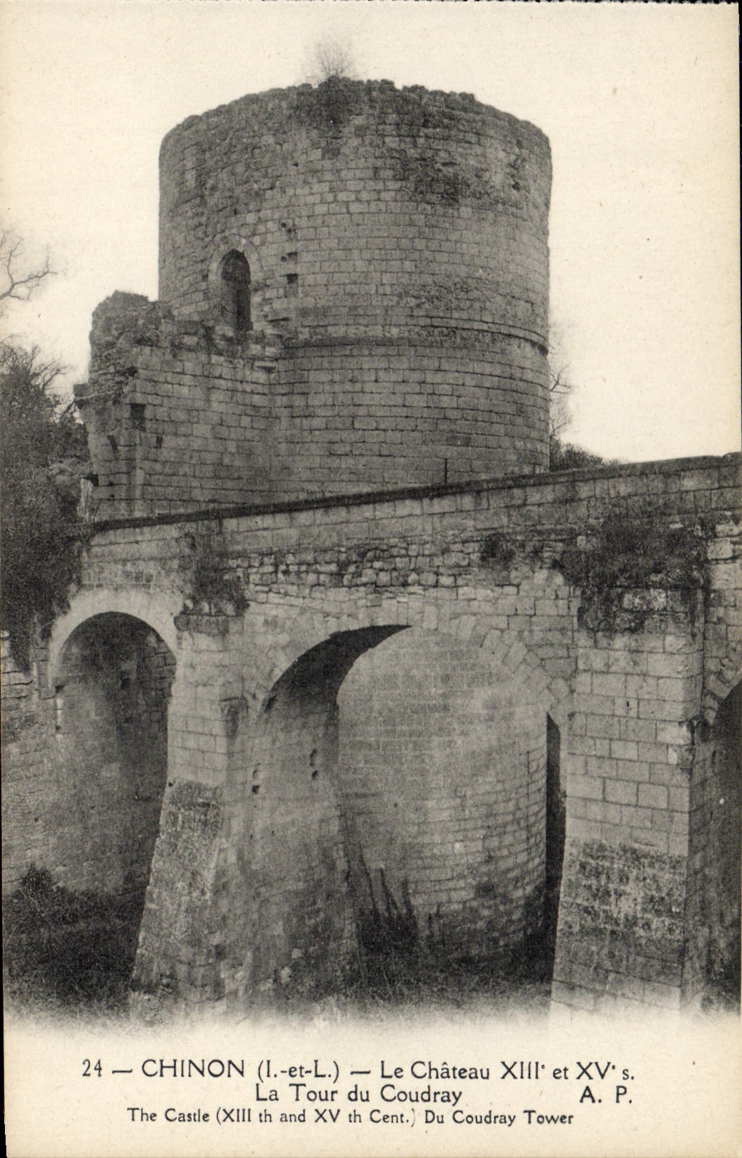 CPA Chinon Le Chateau La Tour du Coudray