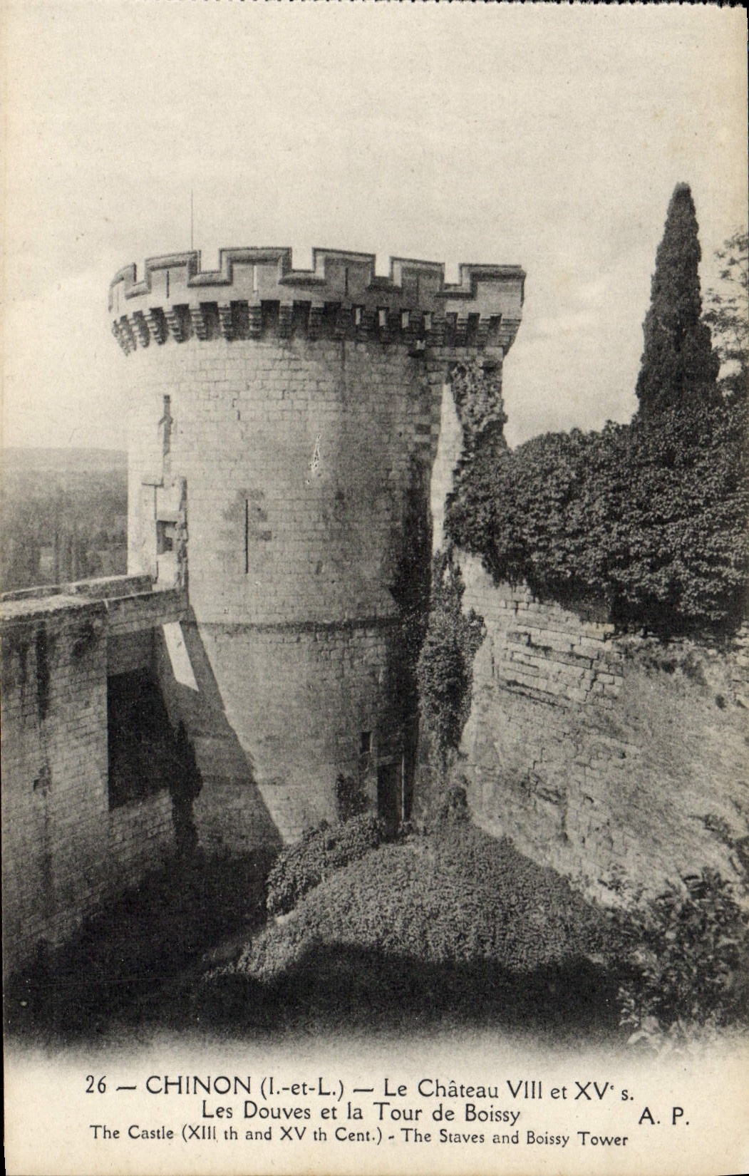 CPA Chinon Le Chateau Les Douves Et La Tour De Boissy