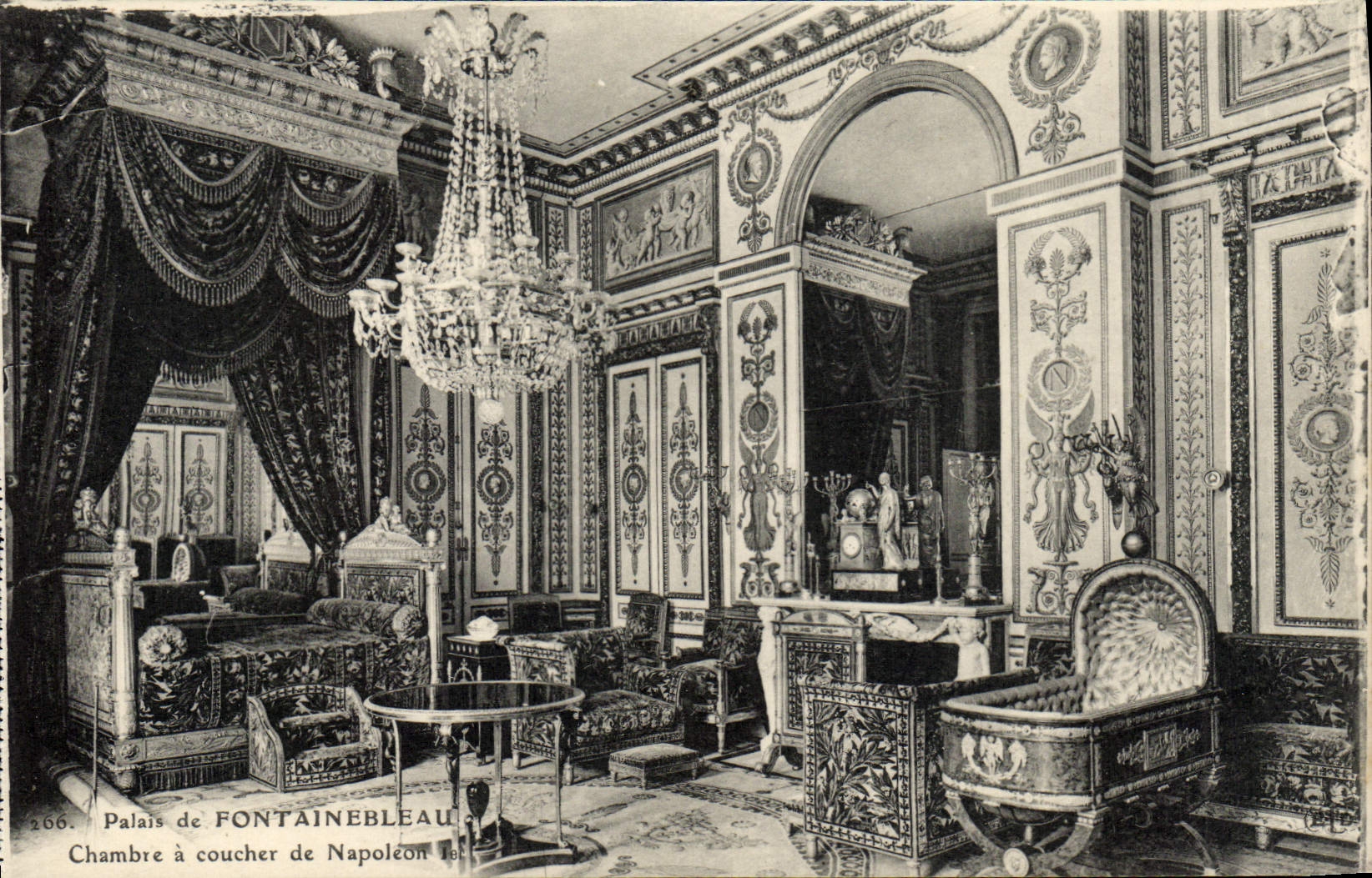 Palais de FONTAINEBLEAU — Chambre à coucher de Napoléon Ier — n° 266