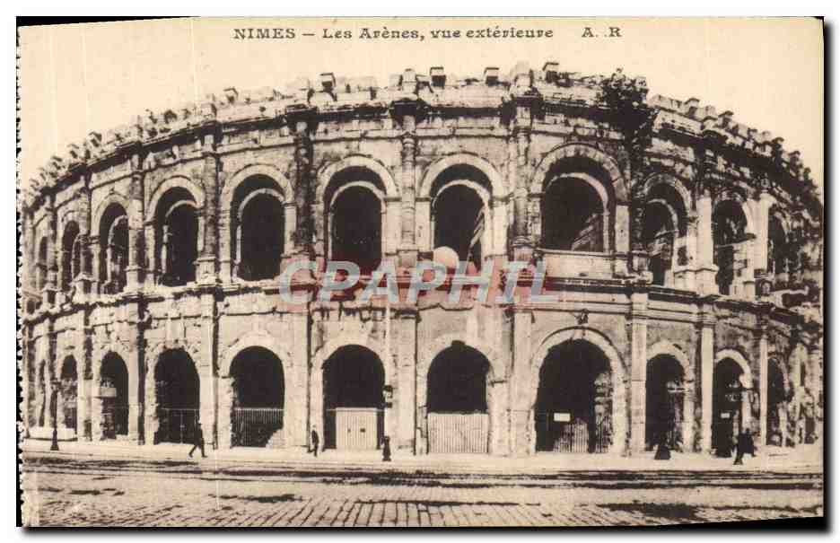 Nîmes — Les Arènes, vue extérieure — A. R.