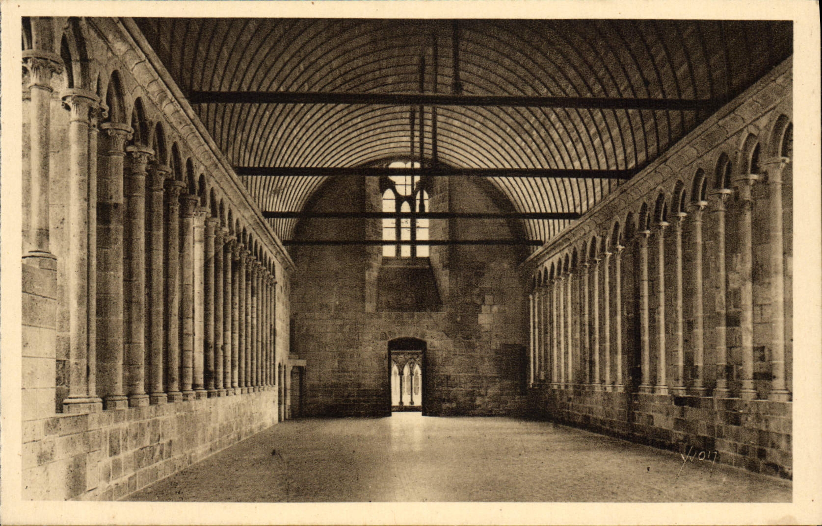Le Mont-Saint-Michel (Manche) — Abbaye - Réfectoire des Moines (XIIIe siècle) — Les Éditeurs d'Art, Paris