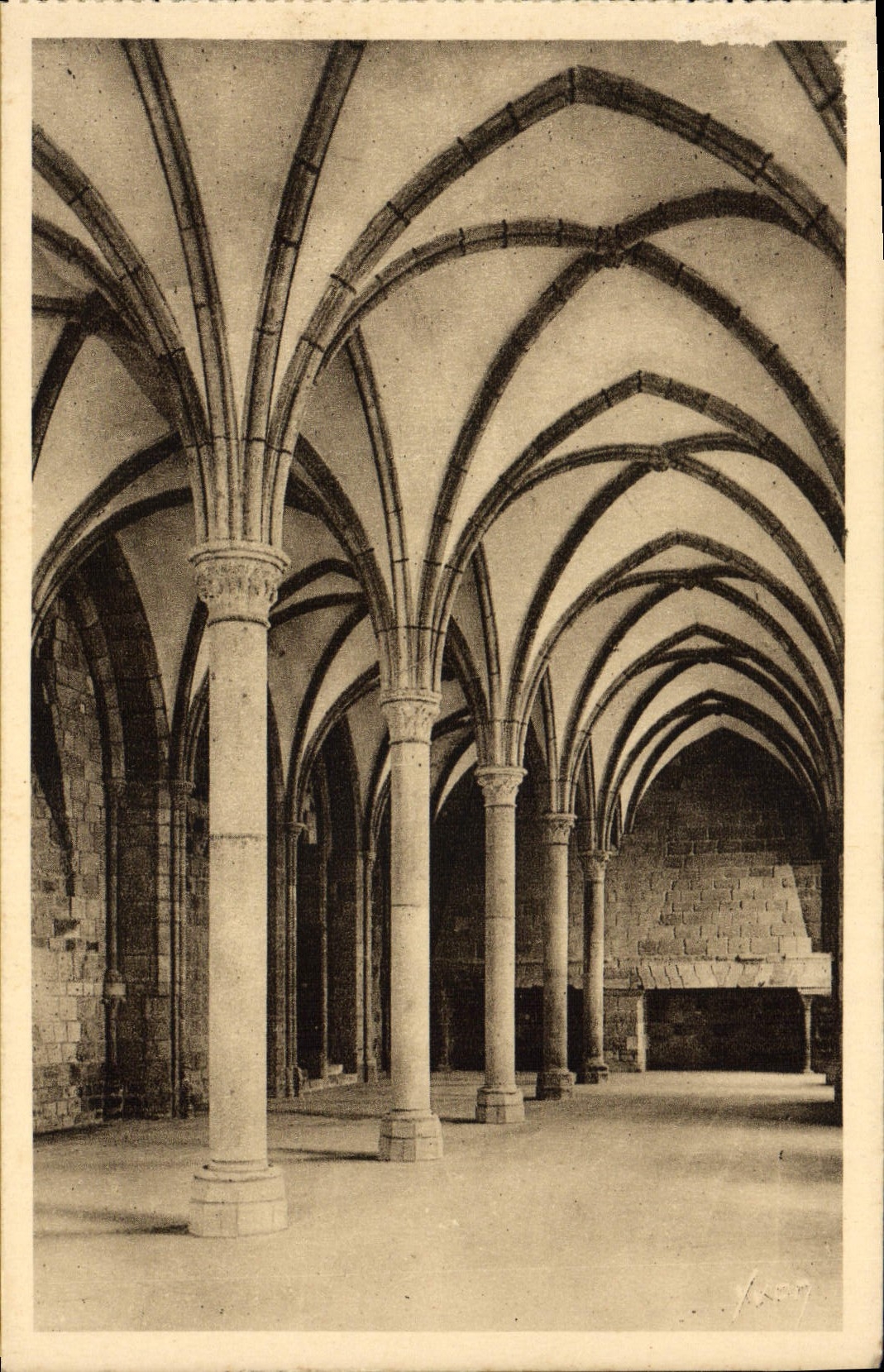 Le Mont Saint-Michel — Abbaye - Salle des Hôtes (XIIIe siècle) — Les Éditions d'Art Y. Ollier, Paris