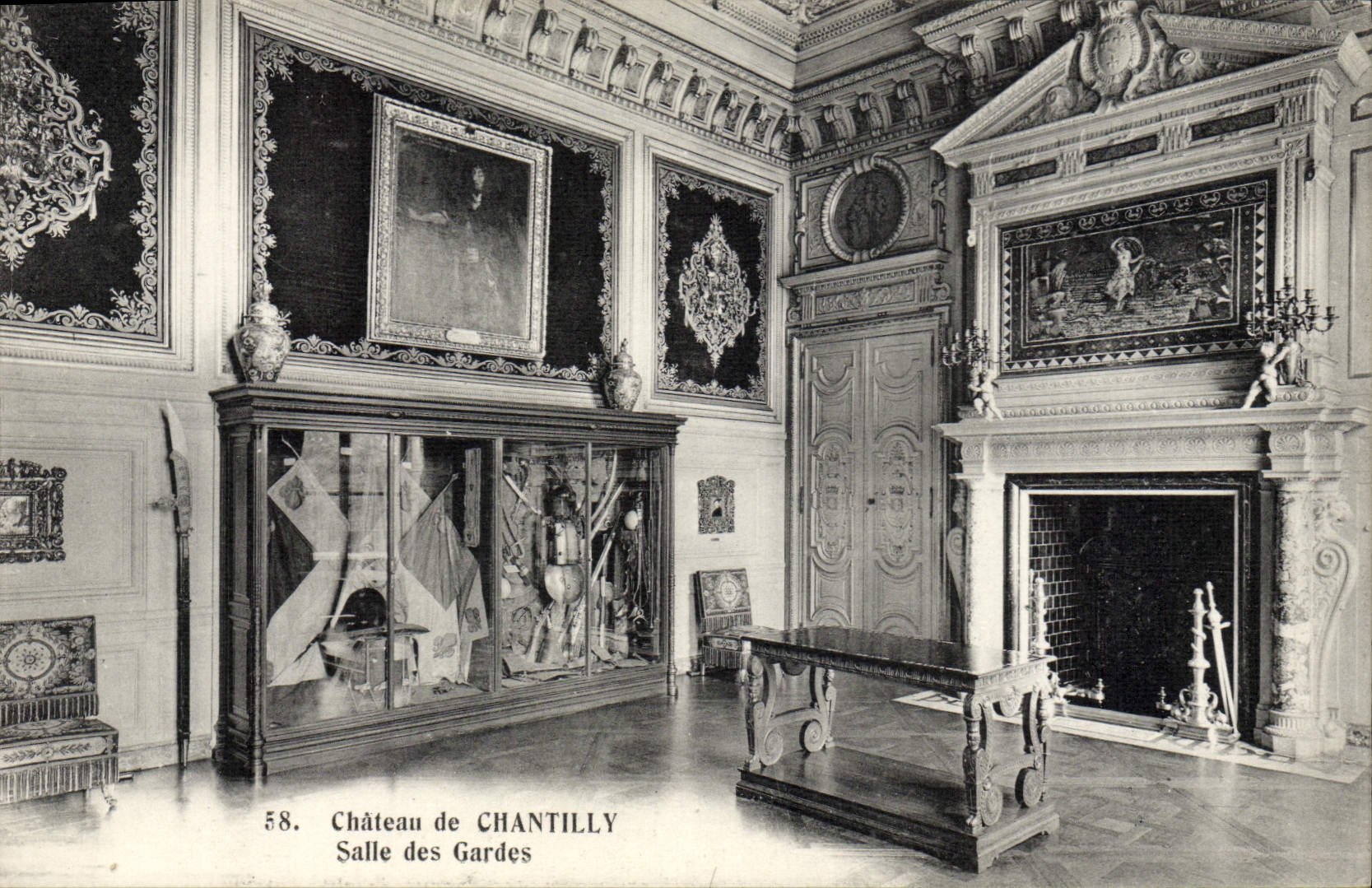 Château de Chantilly — Salle des Gardes — Héliotypie Bourdier et Faucheux, Versailles, n°58