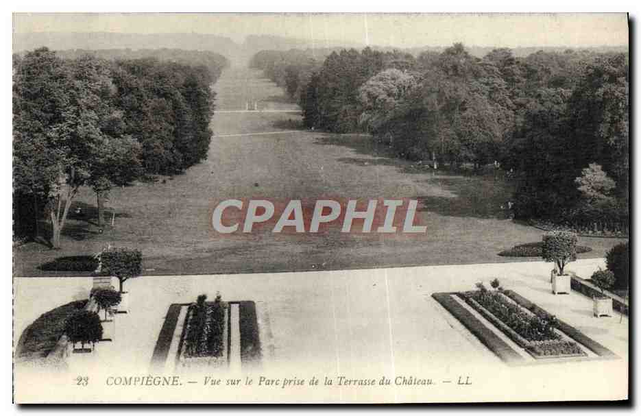 CPA Compiegne Vue Sur Le Parc Prise De La Terrasse du chateau