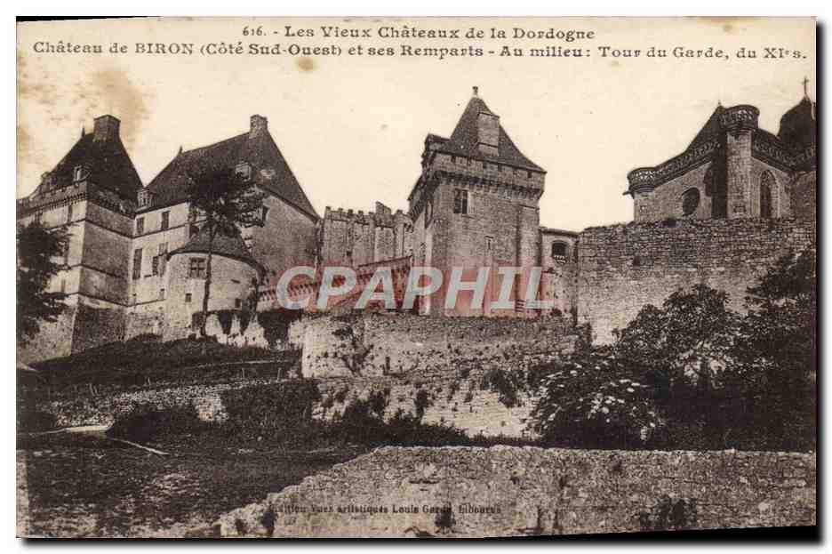 CPA Chateau De Biron Et Ses Remparts Au milieu Tour de Garde