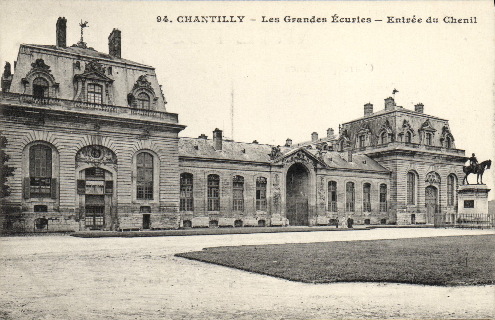 Chantilly — Les Grandes Écuries — Entrée du Chenil — Héliot A. Bourdier, Versailles