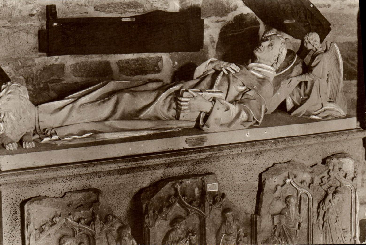Intérieur de la cathédrale — Tombeau de saint-Yves (détail) — Éditeur : Tréguier, Côtes-du-Nord