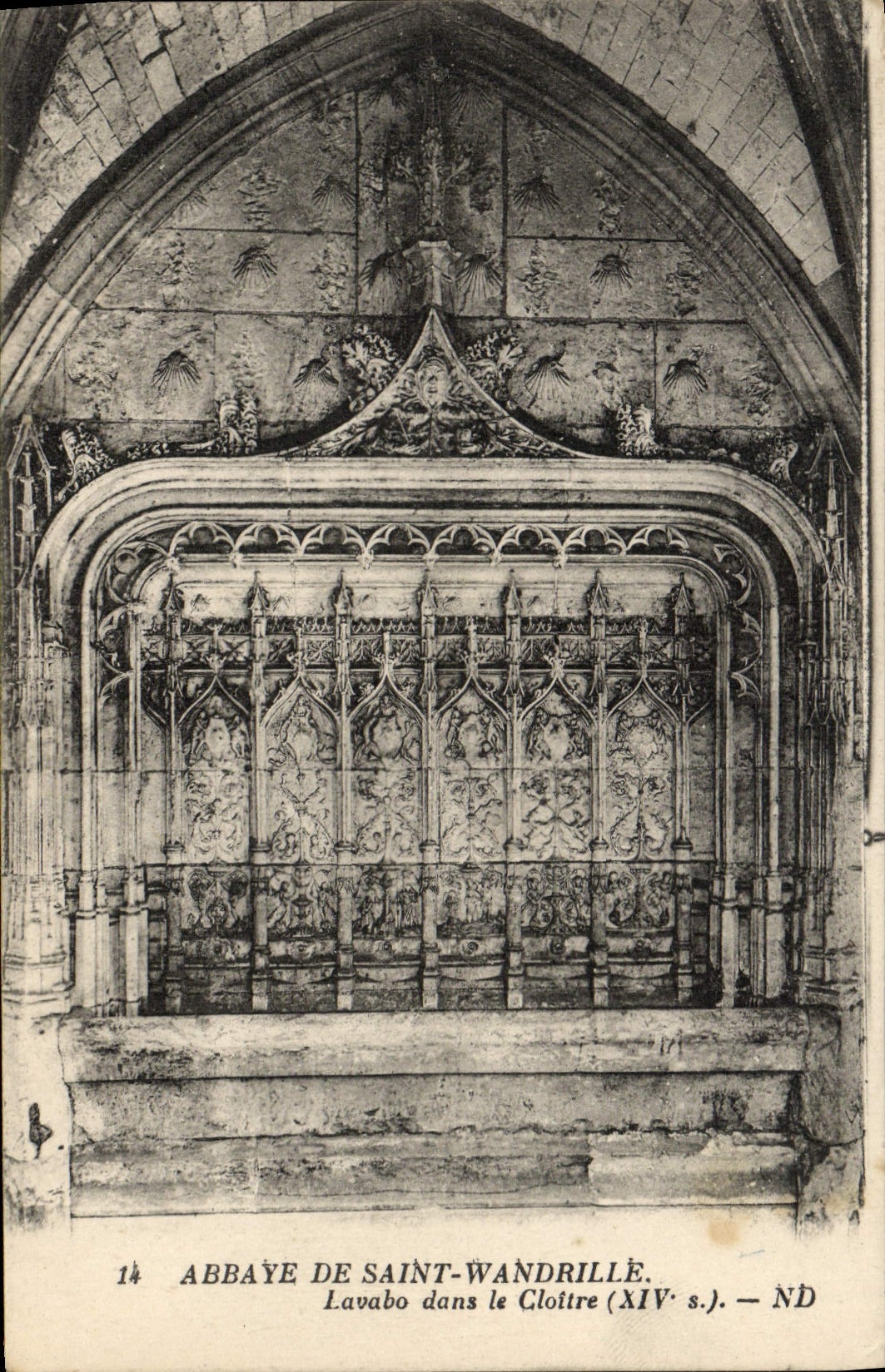 CPA Abbaye De Saint Wandrille Lavabo Dans Le Cloitre
