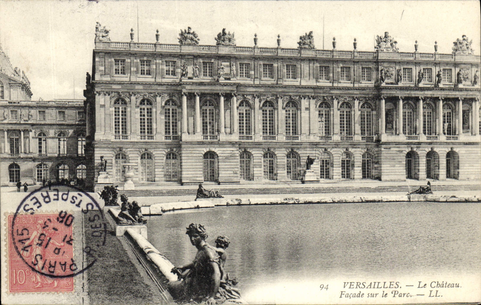 Versailles — Das Schloss. Fassade zum Park. — LL. — N° 94