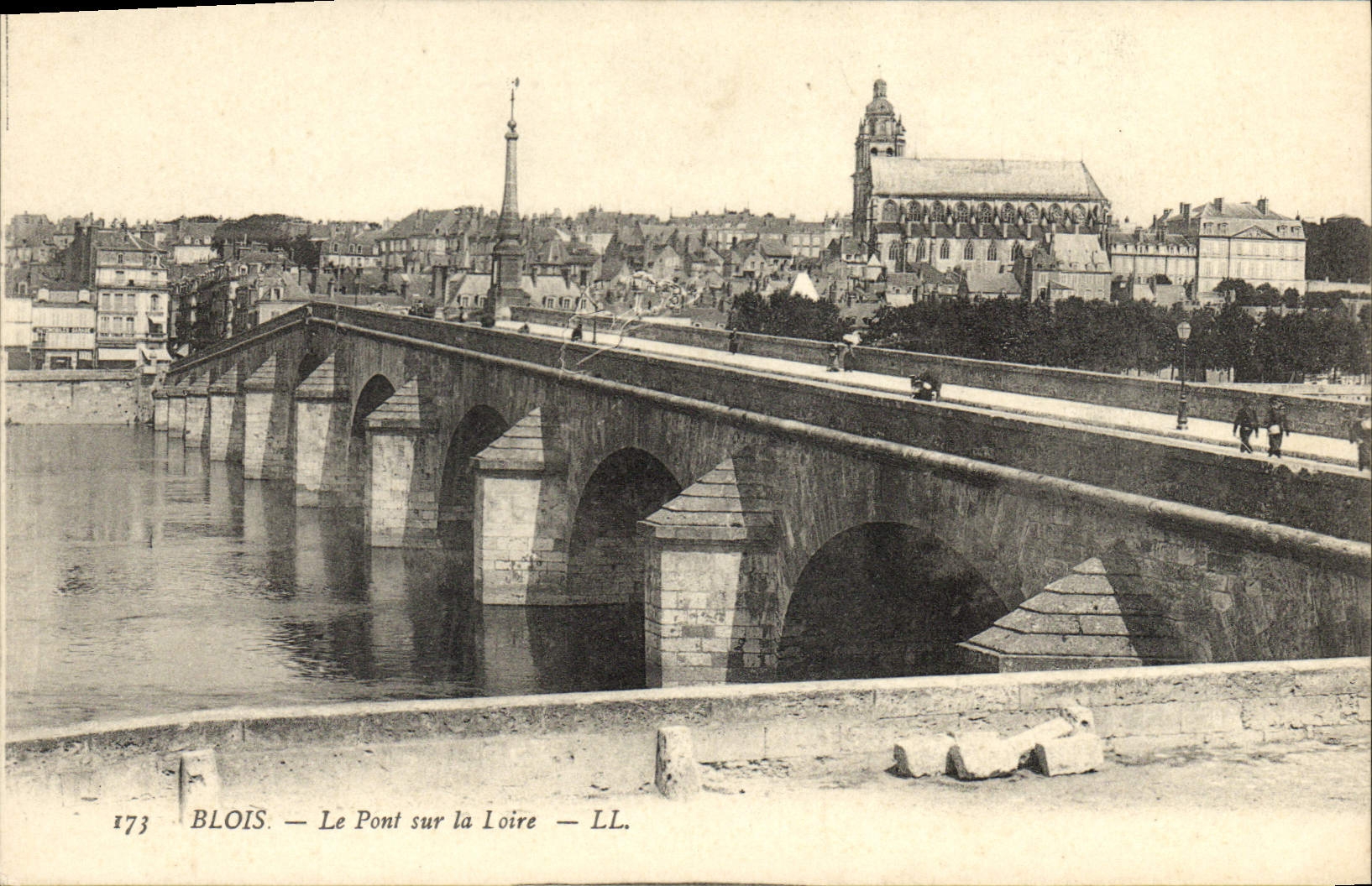 CPA Blois Le Pont Sur La Loire
