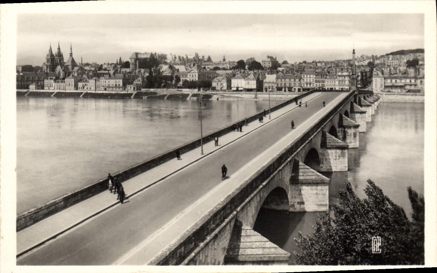 Blois — Vue générale vers Saint-Nicolas — REAL-PHOTO