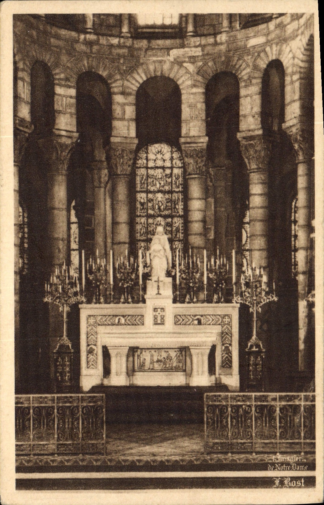 Intérieur de la basilique Notre-Dame du Port — Clermont-Ferrand — éditeur E. Bošt, Roanne