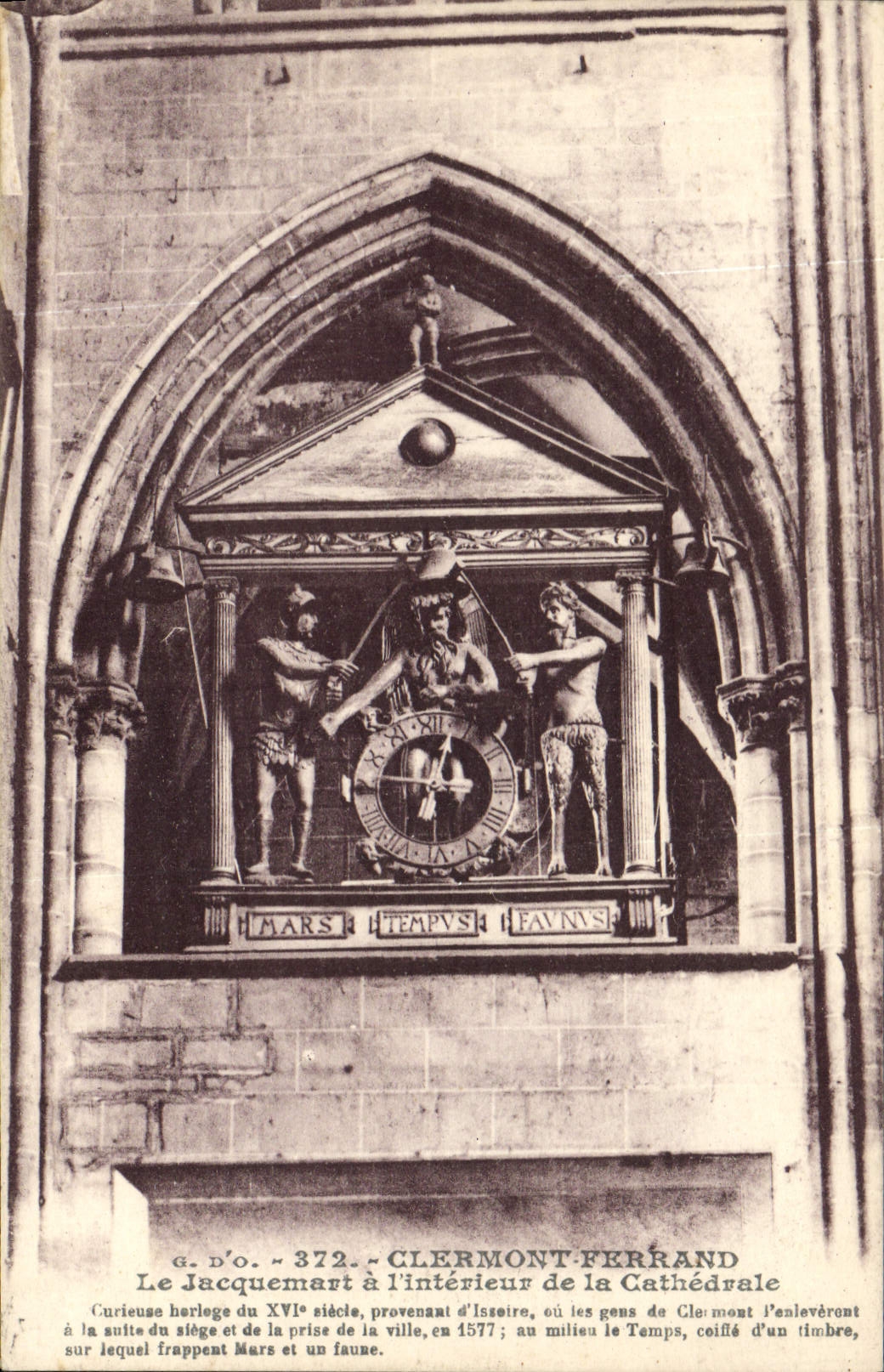 Clermont-Ferrand — Horloge du XVIe siècle à l'intérieur de la cathédrale — G. D'O. n° 372