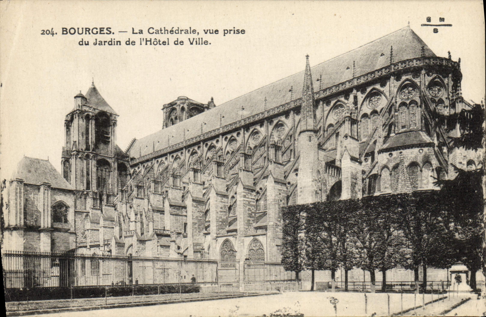 CPA Bourges La Cathedrale Vue Prise Du Jardin De l'Hotel De Ville