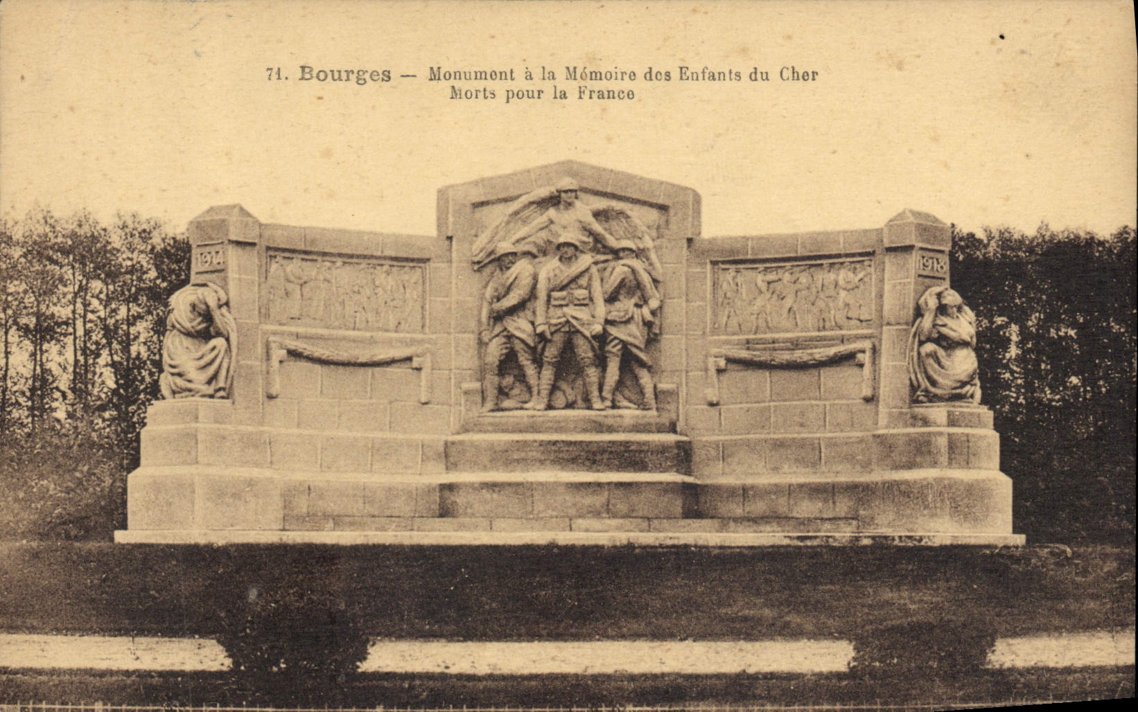 Bourges — Monument à la Mémoire des Enfants du Cher — Mort pour la France
