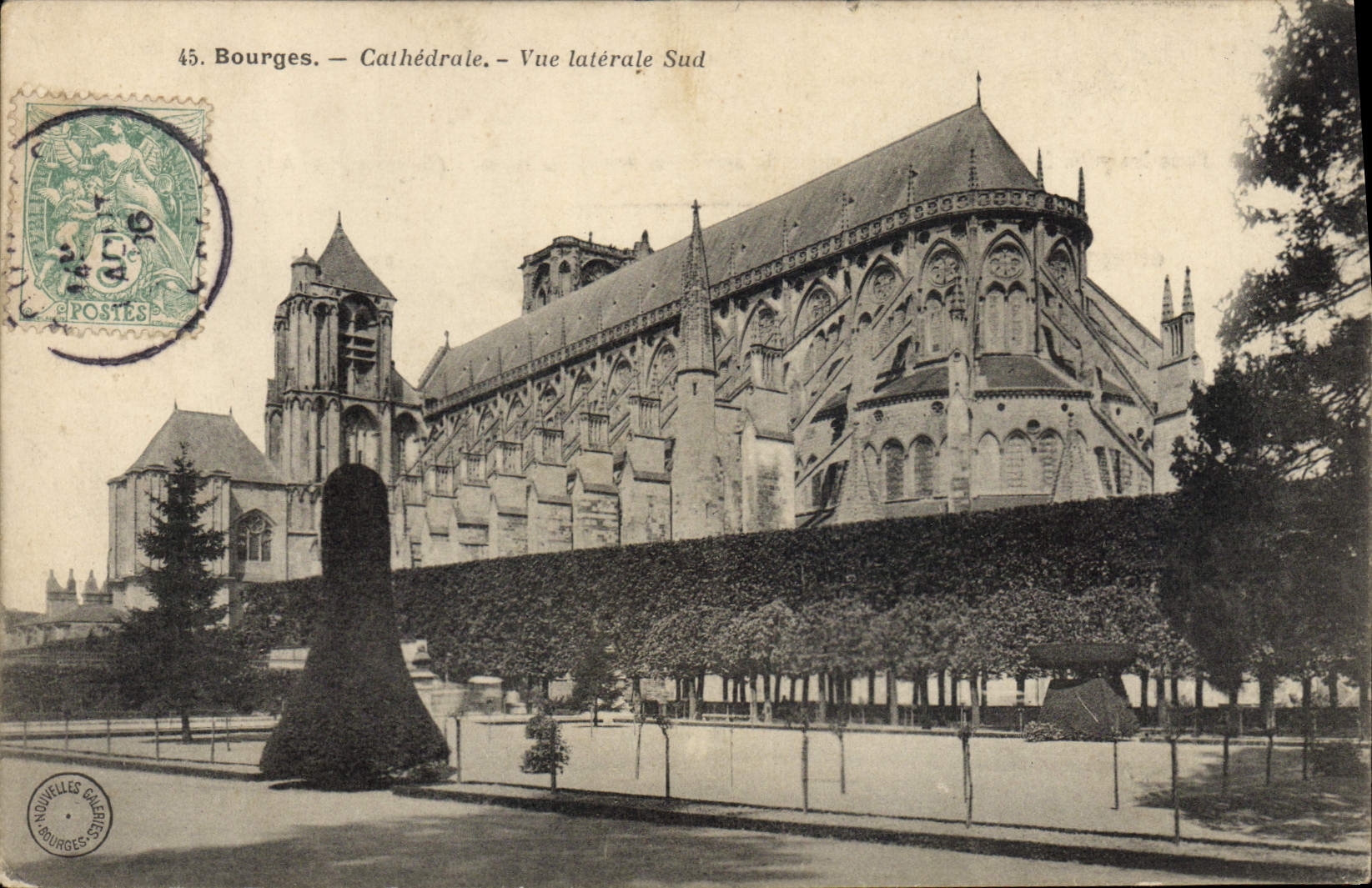Bourges — Cathédrale — Vue latérale Sud — Nouvelles Gallerie