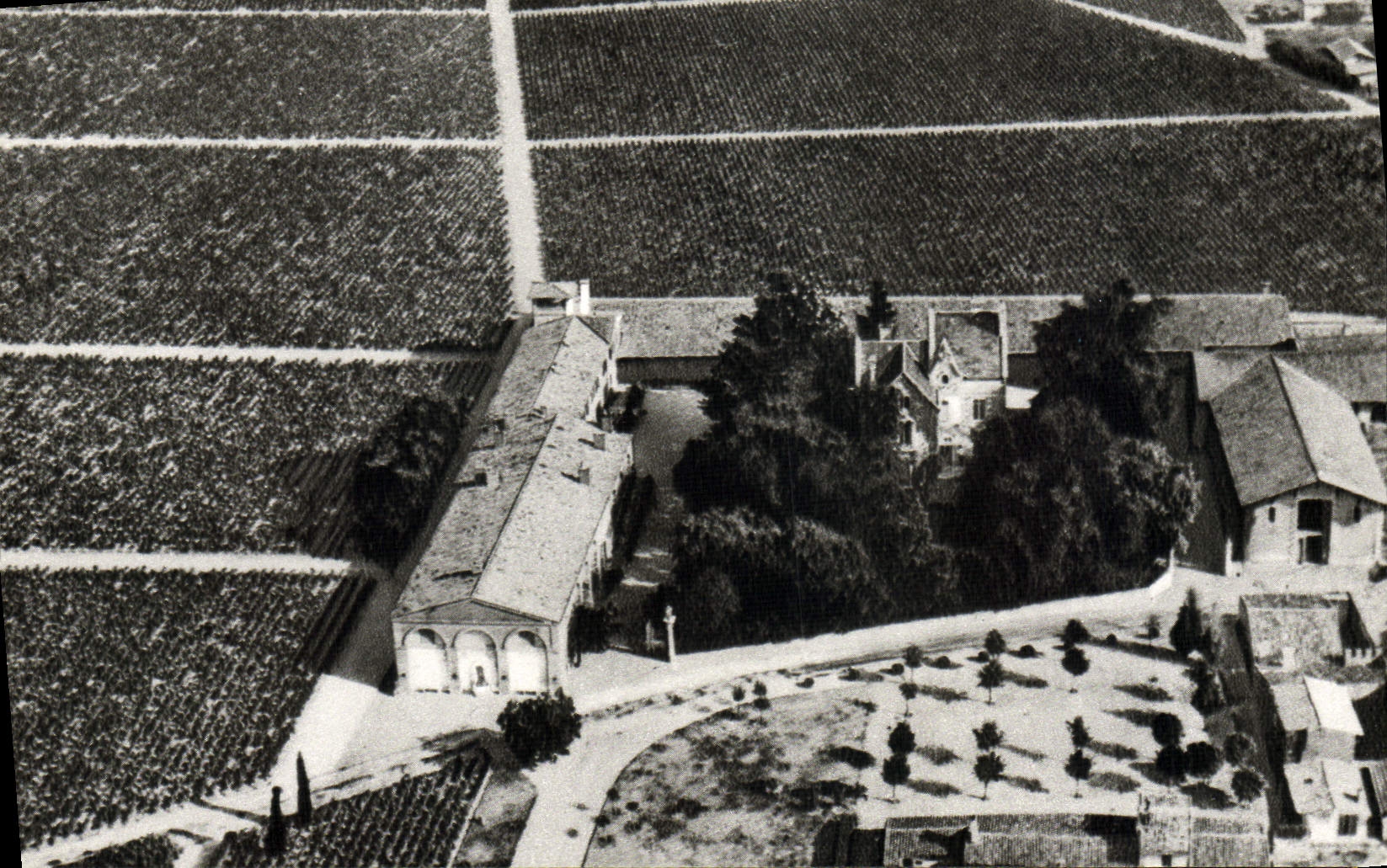CPM Pauillac Chateau Mouton Rothschild a Pauillac