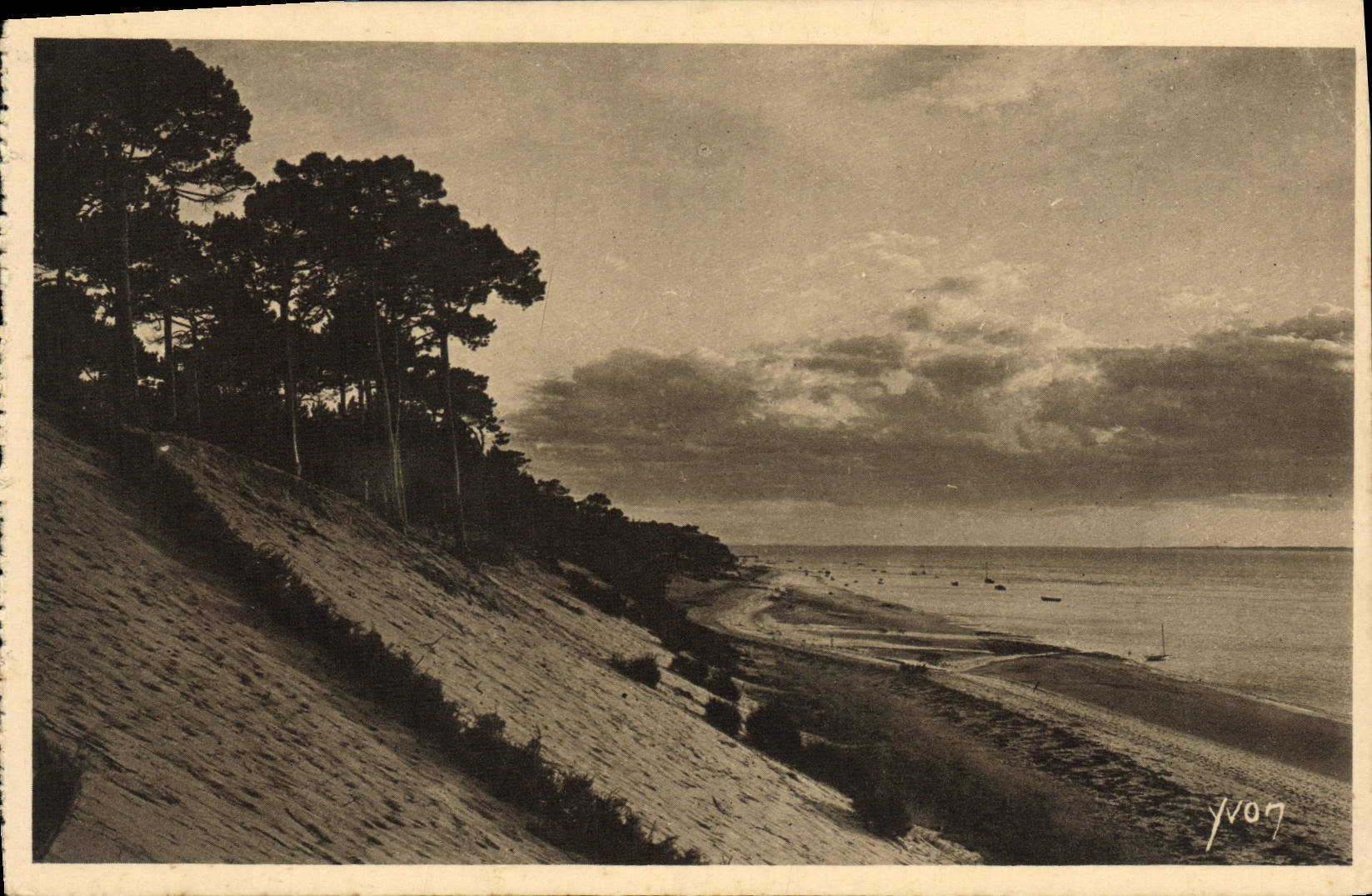 Les grandes Dunes des Abatilles — vue sur les Passes du Bassin d'Arcachon — Éditions d'Art YVON, Paris