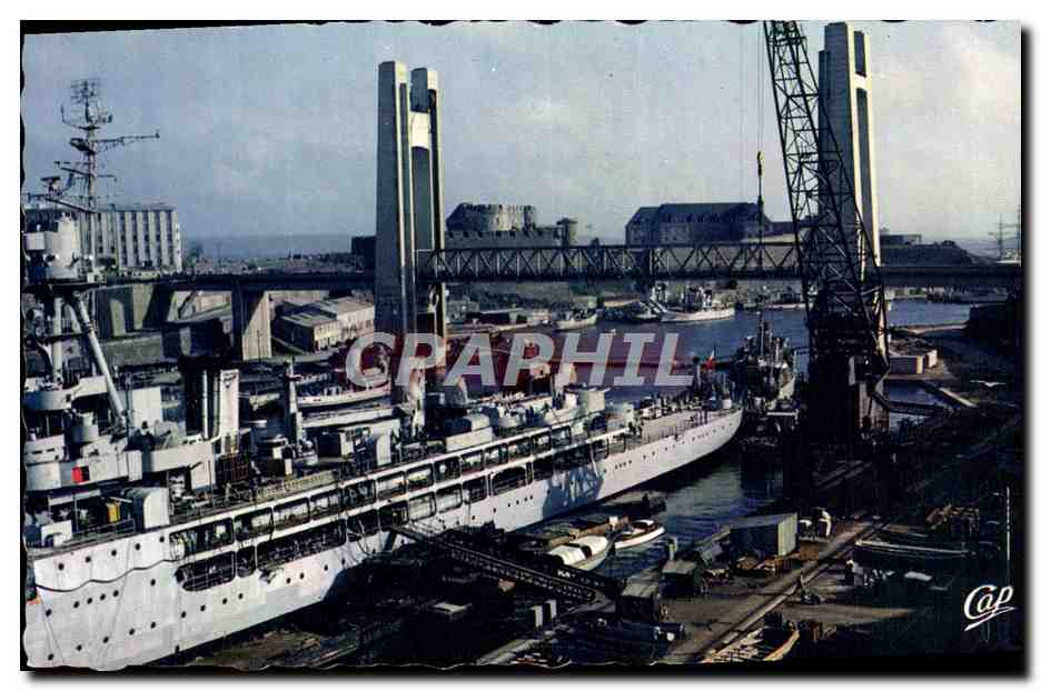 CPM Brest L'Arsenal Le Pont de Recouvrance Bateaux