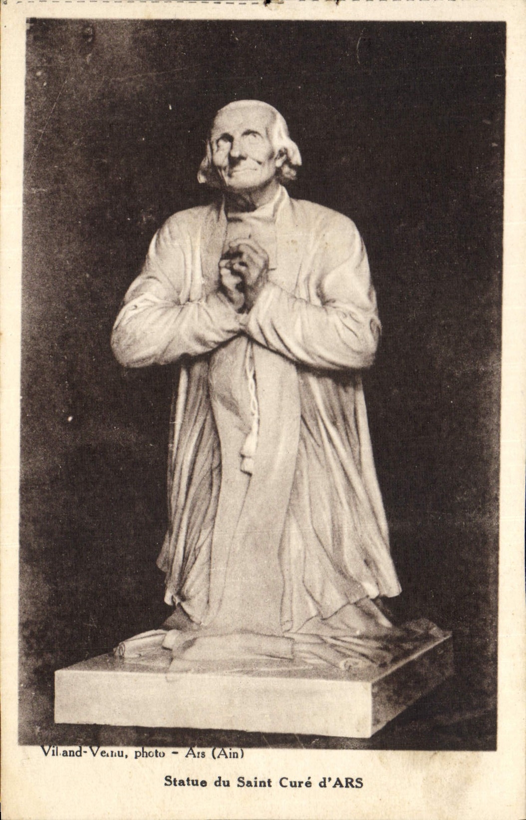 Statue du Saint Curé d'ARS — Viland-Venu, photo - Ars (Ain)