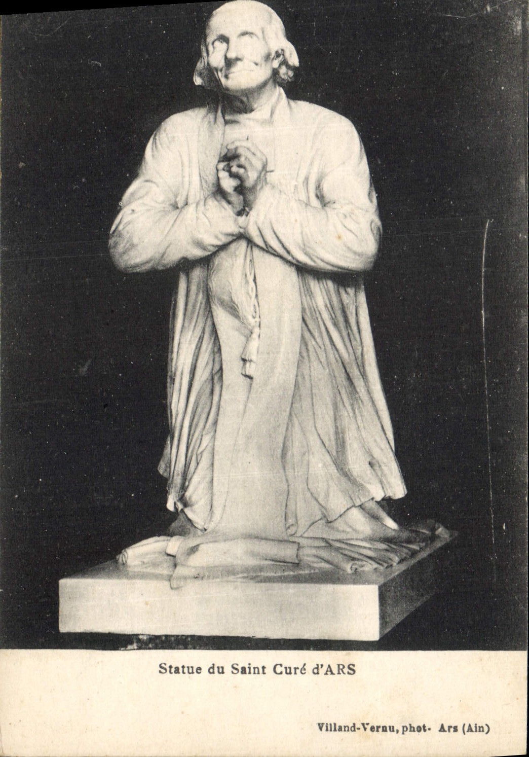 Statue du Saint Curé d'ARS — Villand-Vernau, phot. Ars (Ain)