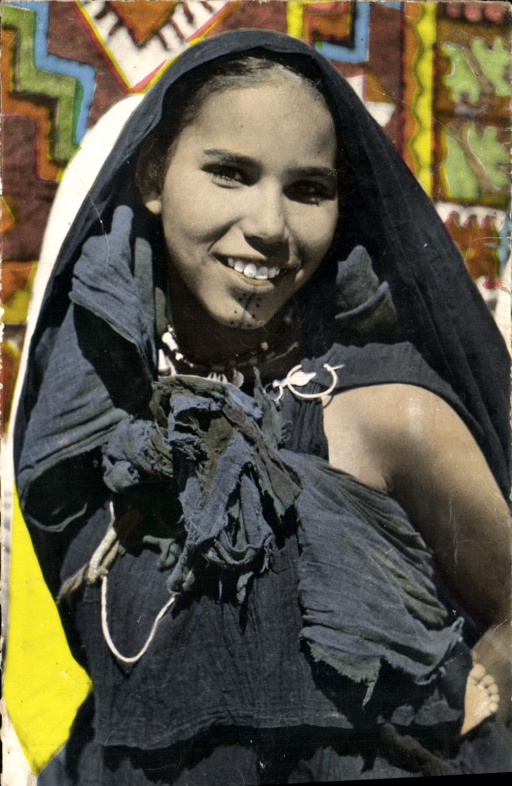 CPM Maroc Jeune Femme De Zagora