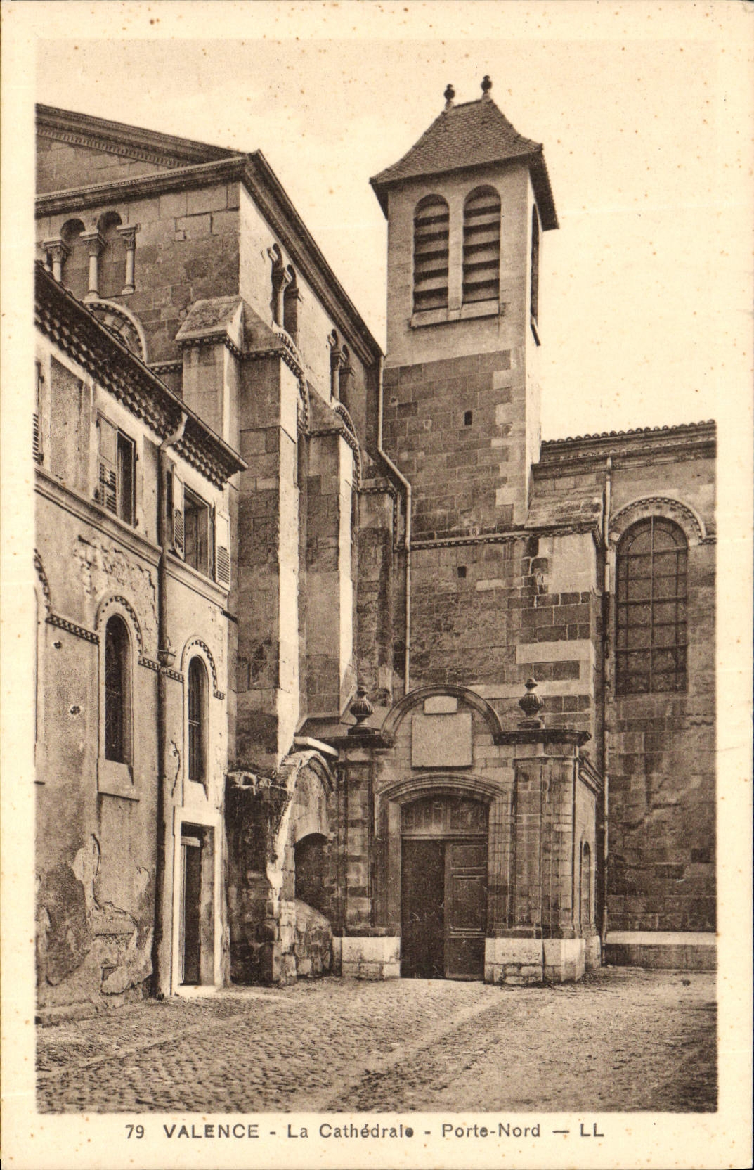 CPA Valence La Cathedrale Porte Nord