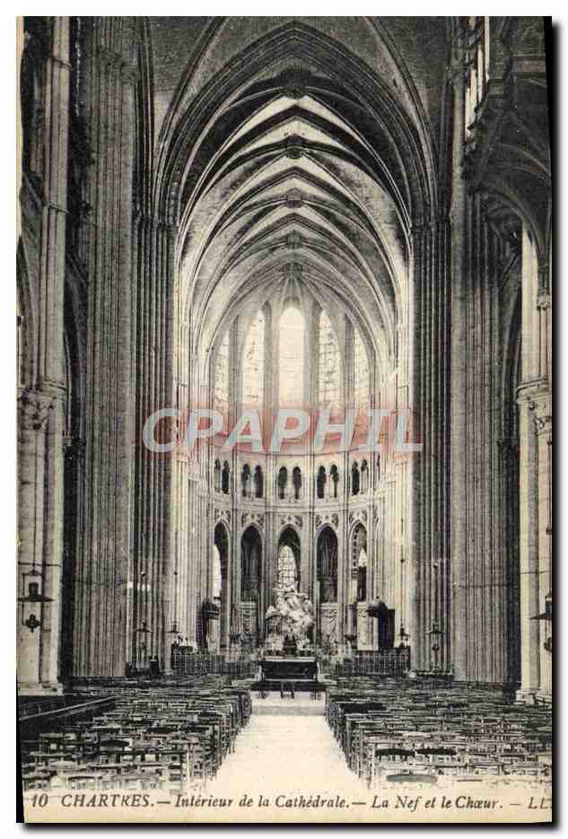 CPA Chartres Interieur De La Cathedrale La Nef Et Le Choeur