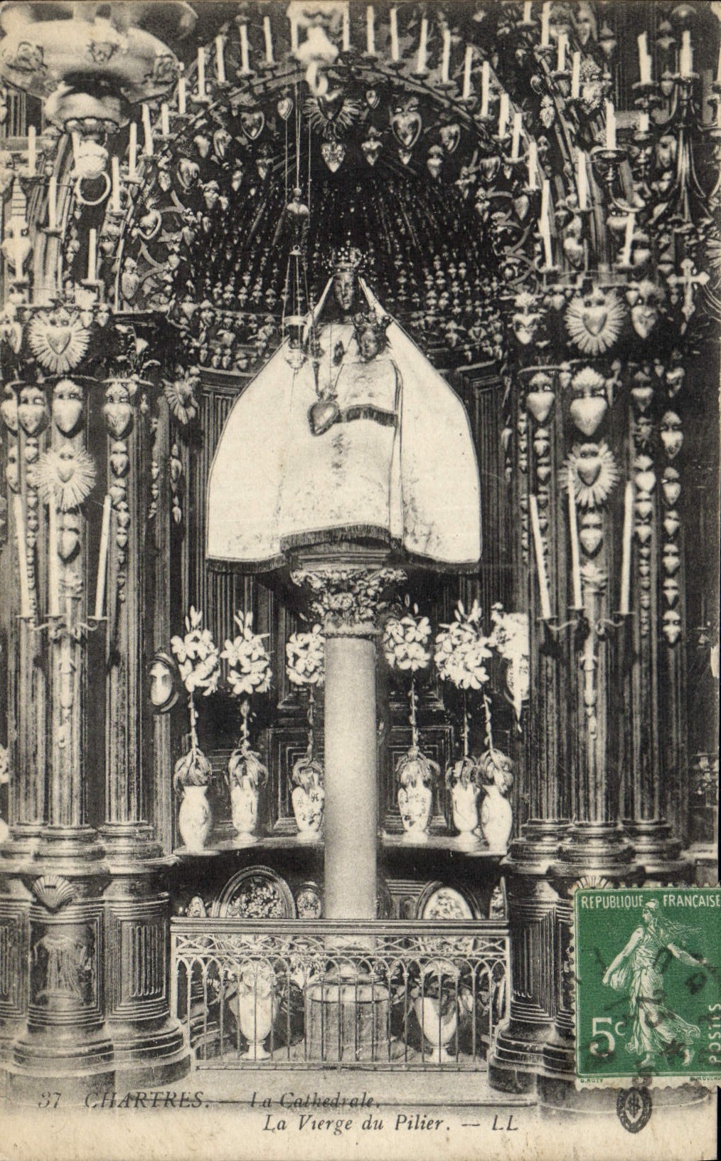 CPA Chartres la Cathedrale La Vierge Du Pilier
