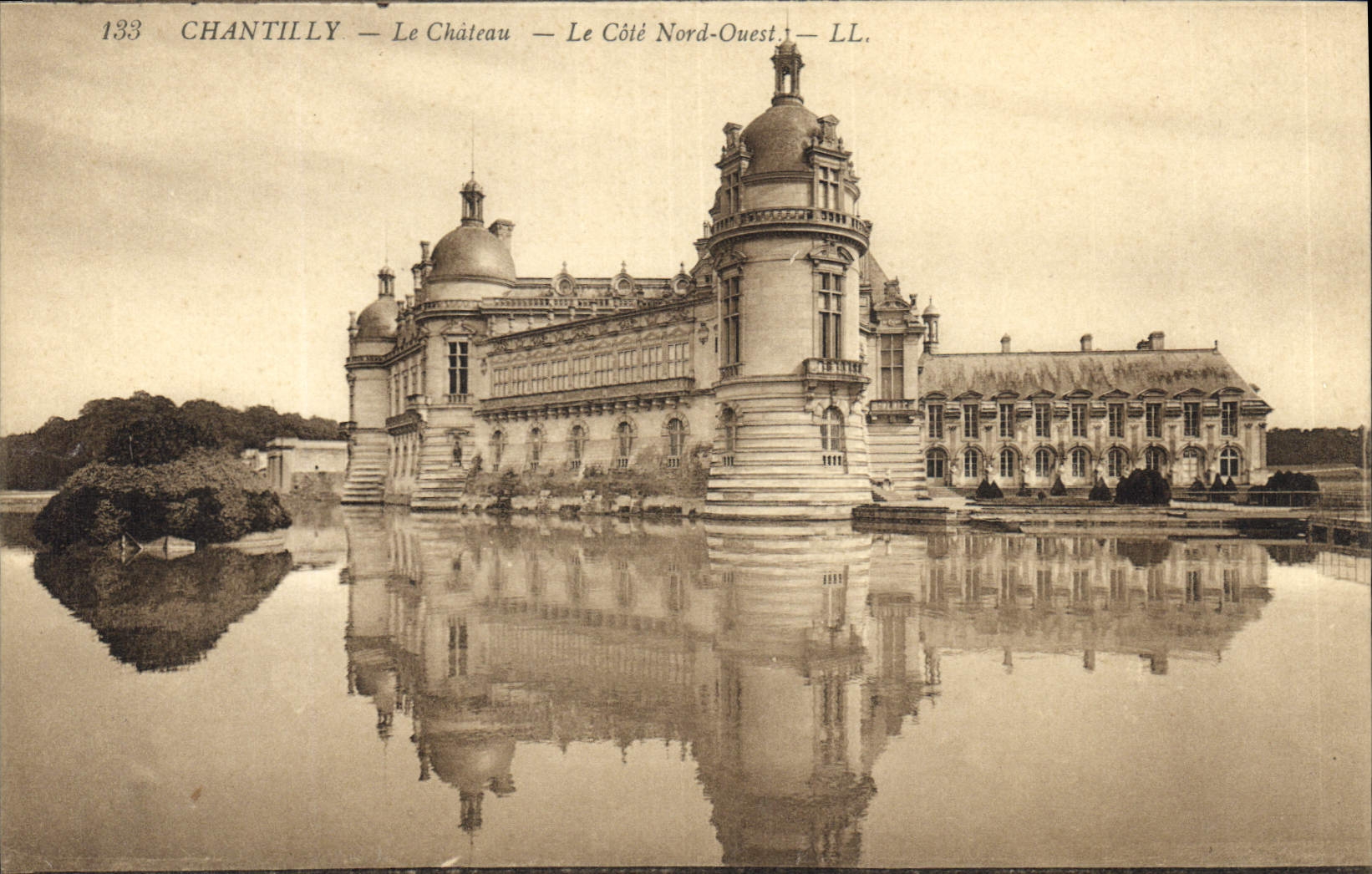 Chantilly — Le Château — Le Côté Nord-Ouest — LL.